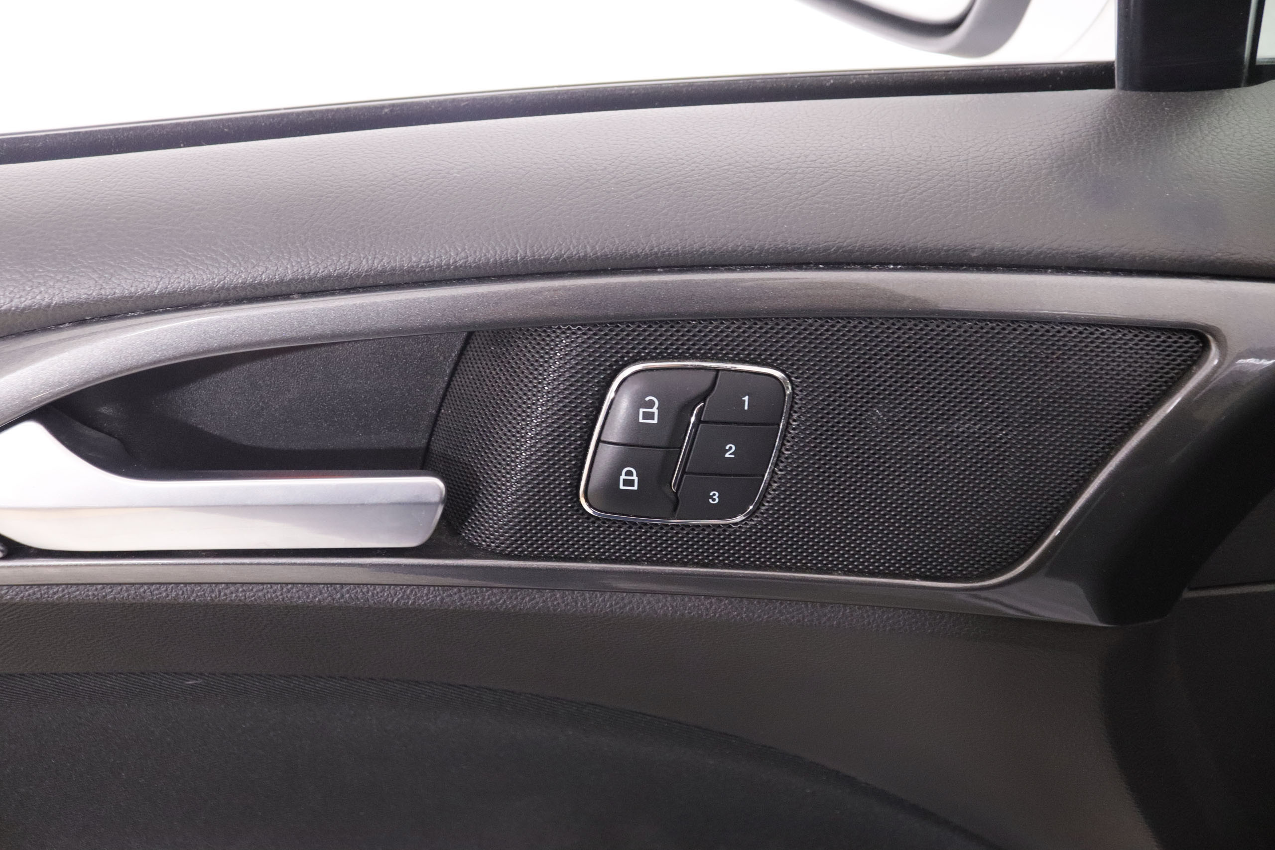 Ford Mondeo 2.0 HYBRID TITANIUM AUTO 187CV 4P # IVA DEDUCIBLE, NAVY, PARKTRONIC foto 24