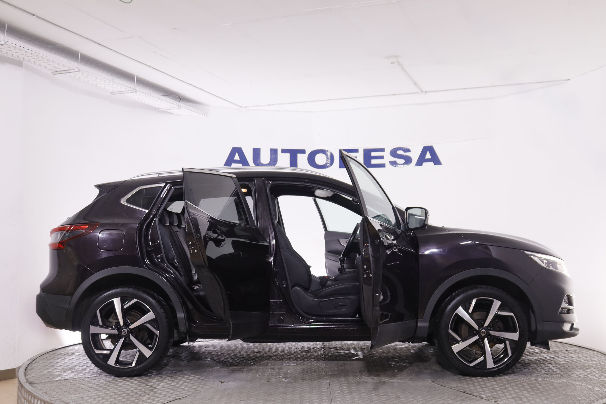 Nissan Qashqai 1.2 DIG-T TEKNA 115CV 5P # CUERO, TECHO PANORAMICO, NAVY, PARKTRONIC foto 11
