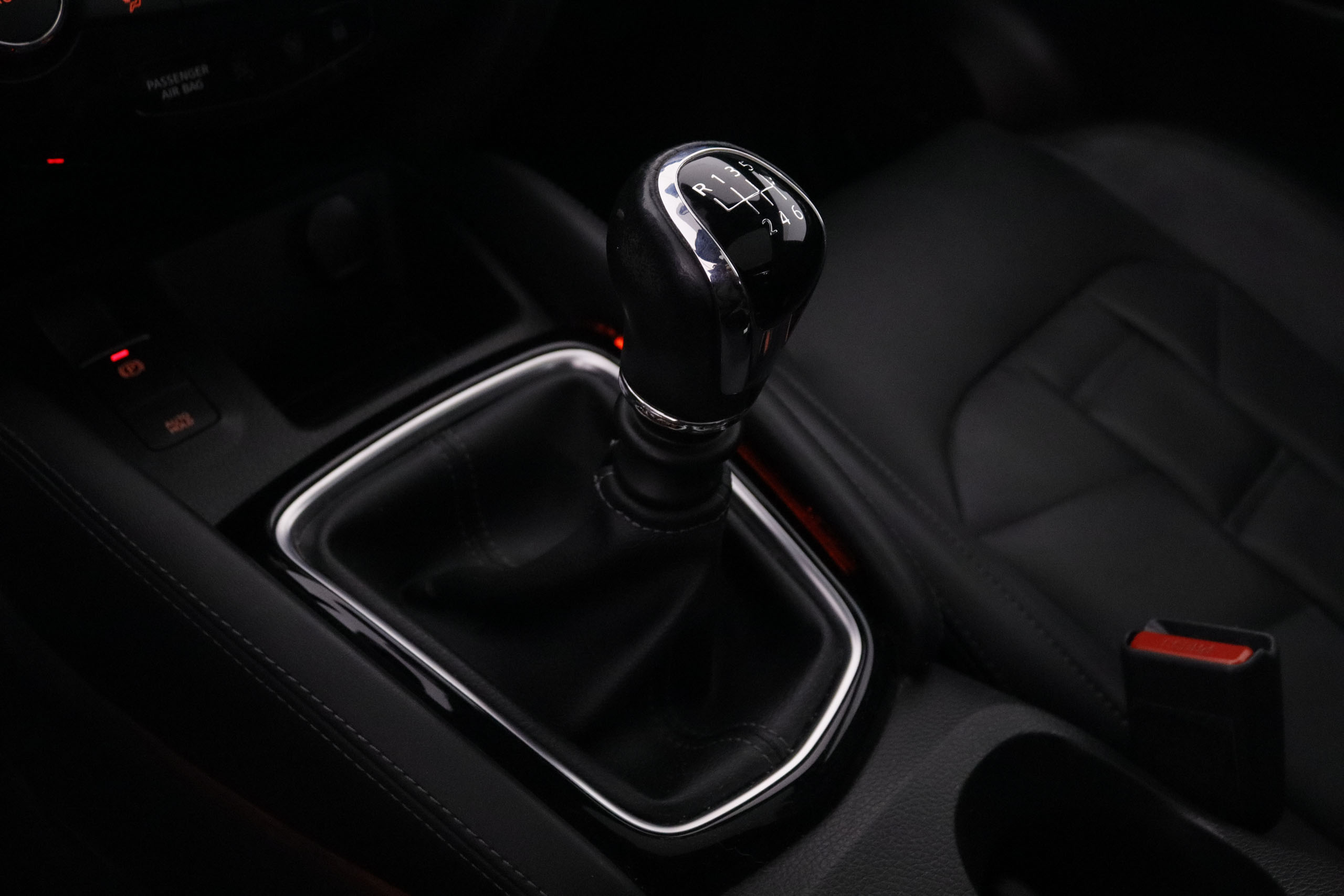 Nissan Qashqai 1.2 DIG-T TEKNA 115CV 5P # CUERO, TECHO PANORAMICO, NAVY, PARKTRONIC foto 23