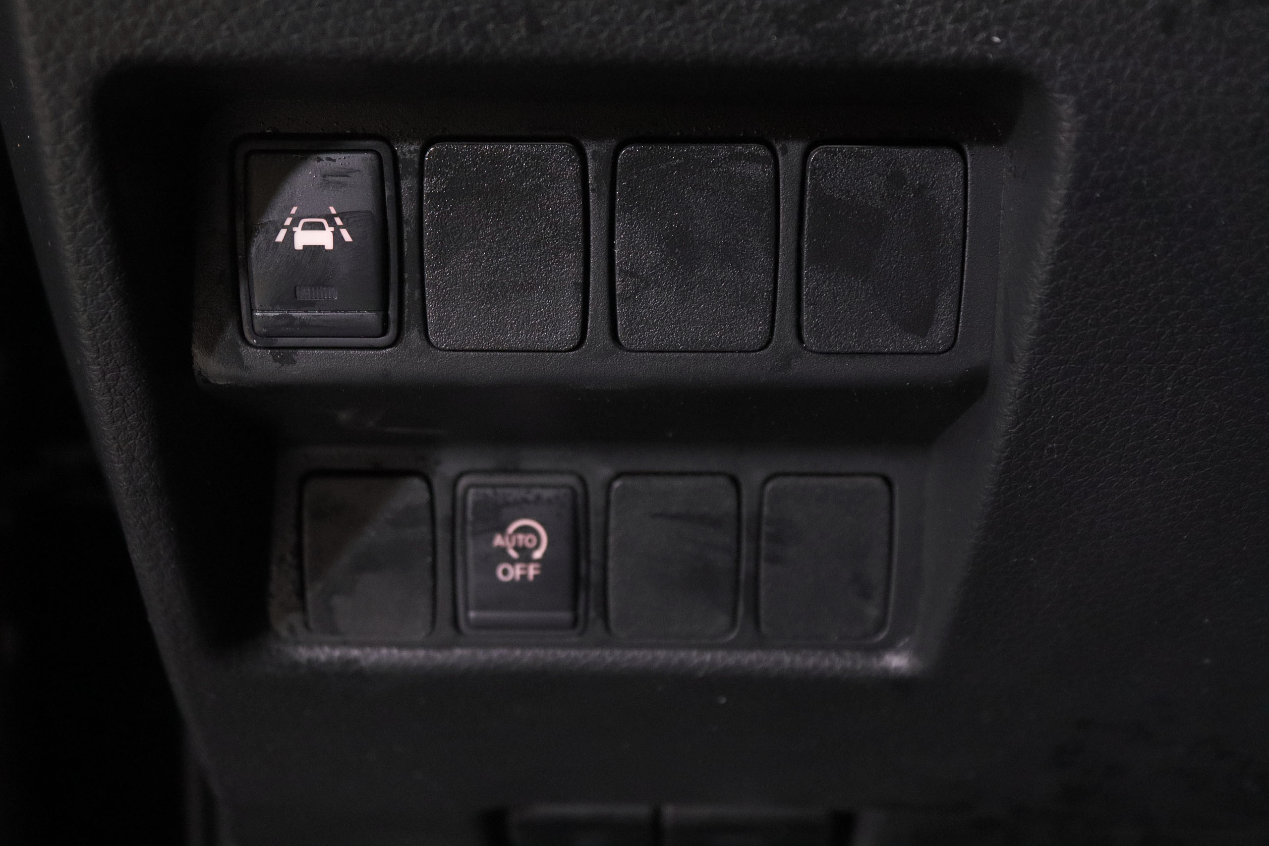 Nissan Qashqai 1.2 DIG-T TEKNA 115CV 5P # CUERO, TECHO PANORAMICO, NAVY, PARKTRONIC foto 22