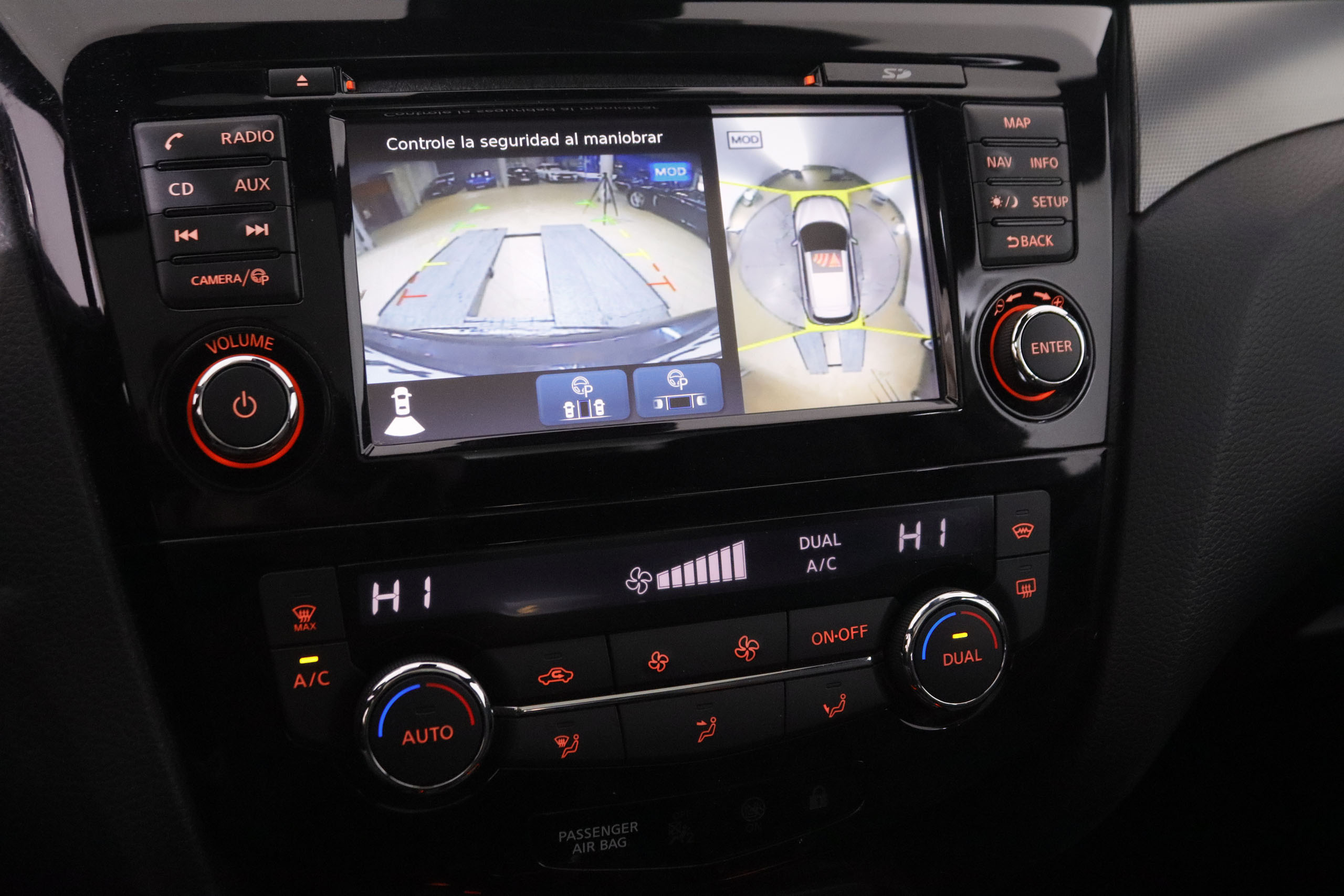 Nissan Qashqai 1.2 DIG-T TEKNA 115CV 5P # CUERO, TECHO PANORAMICO, NAVY, PARKTRONIC foto 21