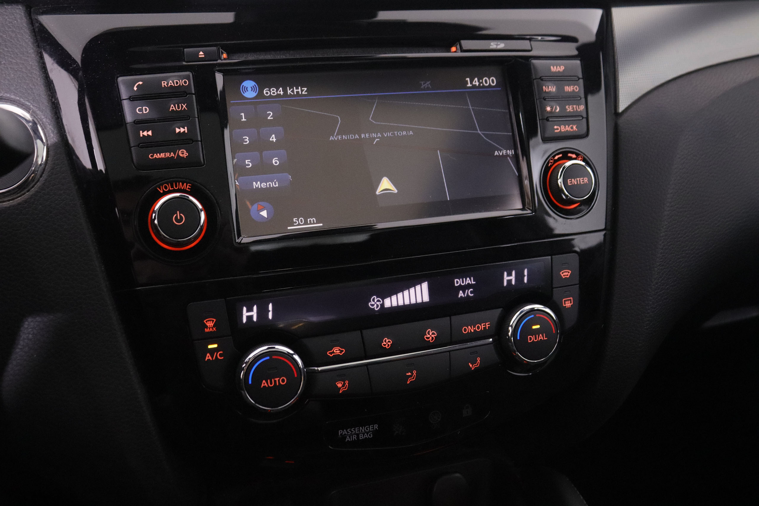 Nissan Qashqai 1.2 DIG-T TEKNA 115CV 5P # CUERO, TECHO PANORAMICO, NAVY, PARKTRONIC foto 20