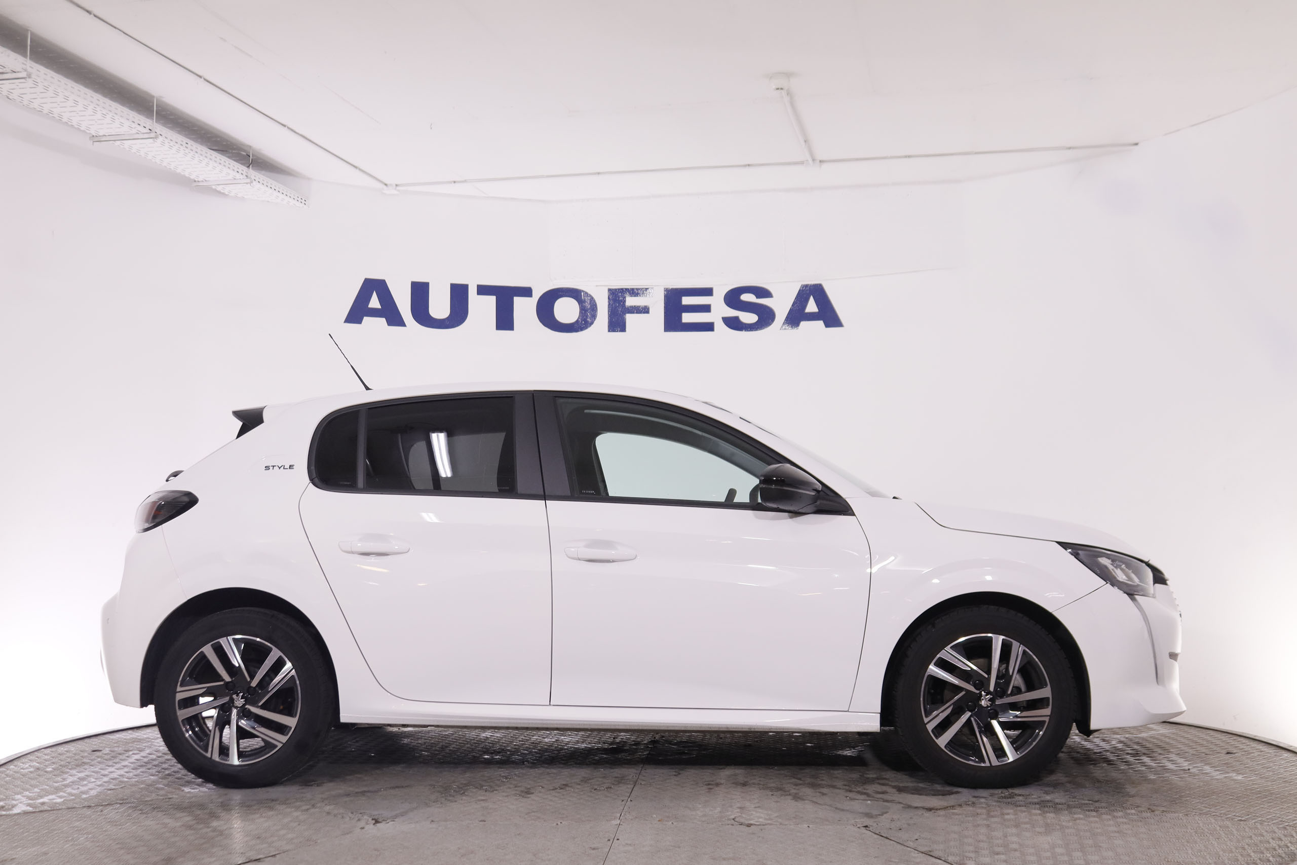 Peugeot 208 1.2 PURE TECH STYLE 75CV 5P # NAVY, PARKTRONIC foto 9