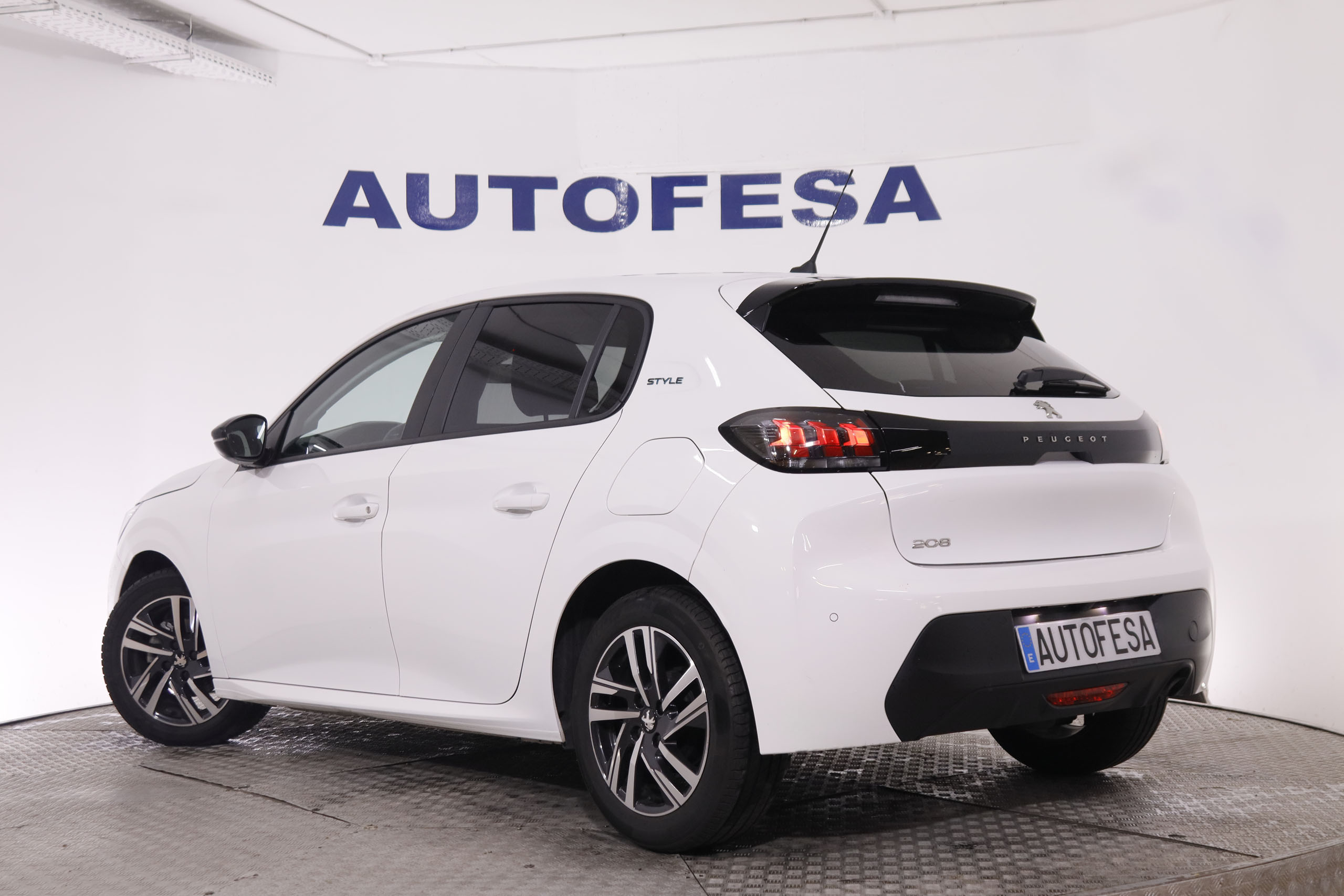 Peugeot 208 1.2 PURE TECH STYLE 75CV 5P # NAVY, PARKTRONIC foto 7