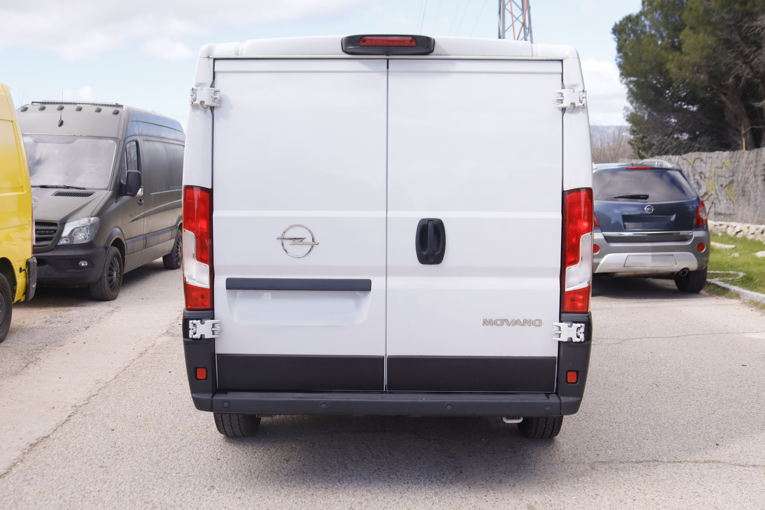 Opel Movano 2.2 BLUEHDI FURGO L2H1 140CV 4P VENTA SOLO PROFESIONALES # GARANTIA FAB 07/2027, IVA DEDUCIBLE, NAVY, PARKTRONIC foto 6