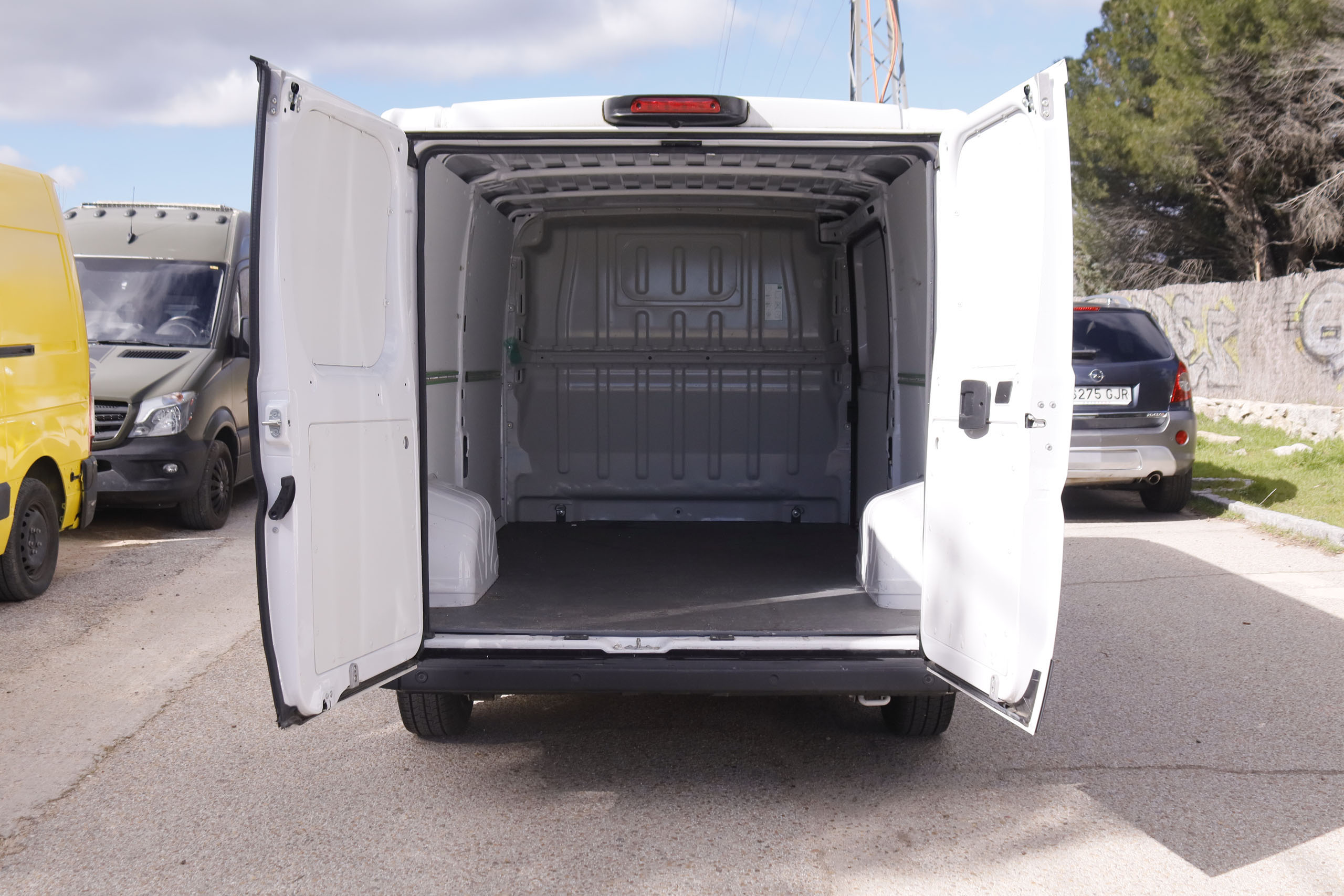 Opel Movano 2.2 BLUEHDI FURGO L2H1 140CV 4P VENTA SOLO PROFESIONALES # GARANTIA FAB 07/2026, IVA DEDUCIBLE, NAVY, PARKTRONIC 2.2 BLUEHDI FURGO L2H1 140CV 4P VENTA SOLO PROFESIONALES # GARANTIA FAB 07/2027, IVA DEDUCIBLE, NAVY, PARKTRONIC foto 10