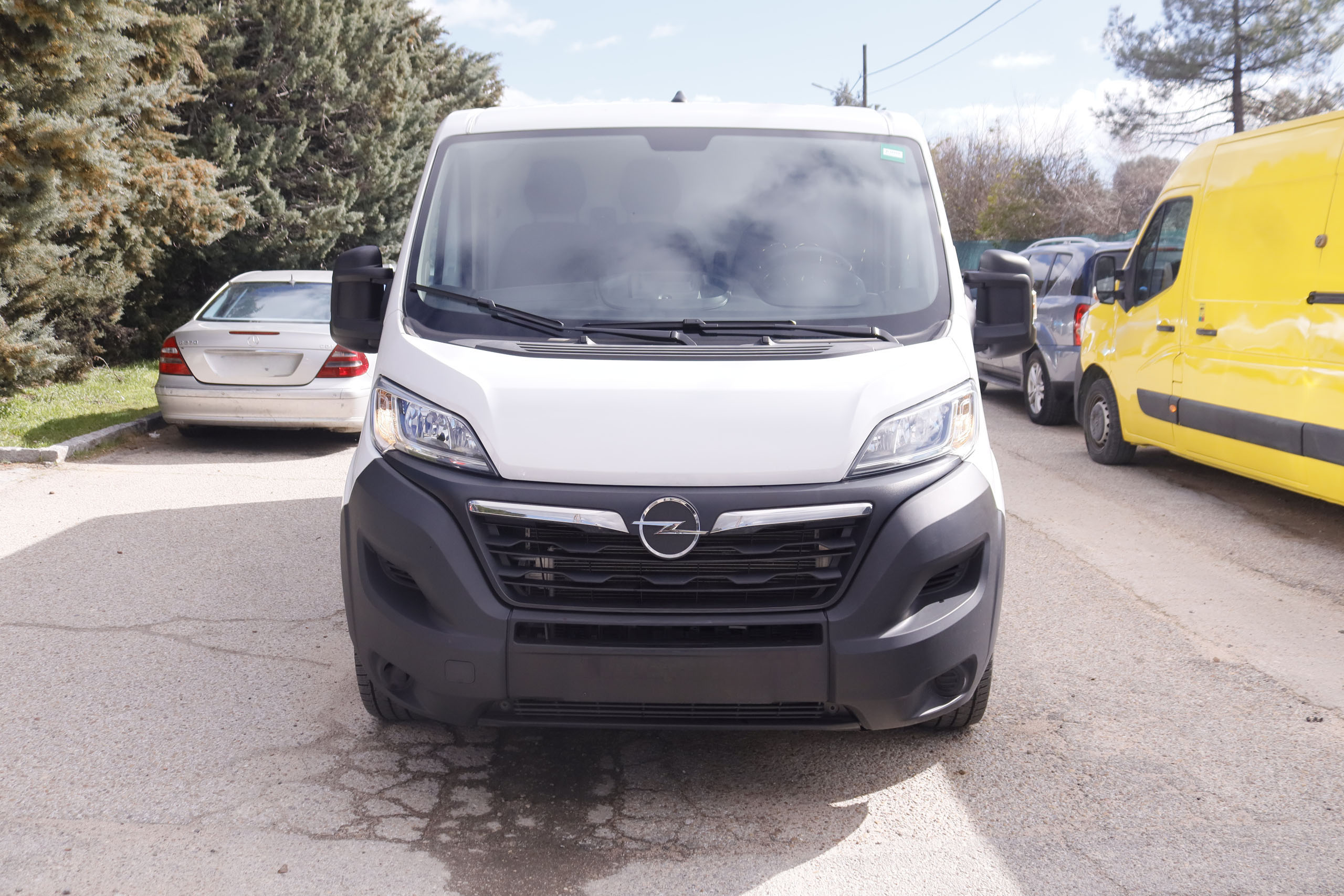 Opel Movano 2.2 BLUEHDI FURGO L2H1 140CV 4P VENTA SOLO PROFESIONALES # GARANTIA FAB 07/2026, IVA DEDUCIBLE, NAVY, PARKTRONIC 2.2 BLUEHDI FURGO L2H1 140CV 4P VENTA SOLO PROFESIONALES # GARANTIA FAB 07/2027, IVA DEDUCIBLE, NAVY, PARKTRONIC foto 2