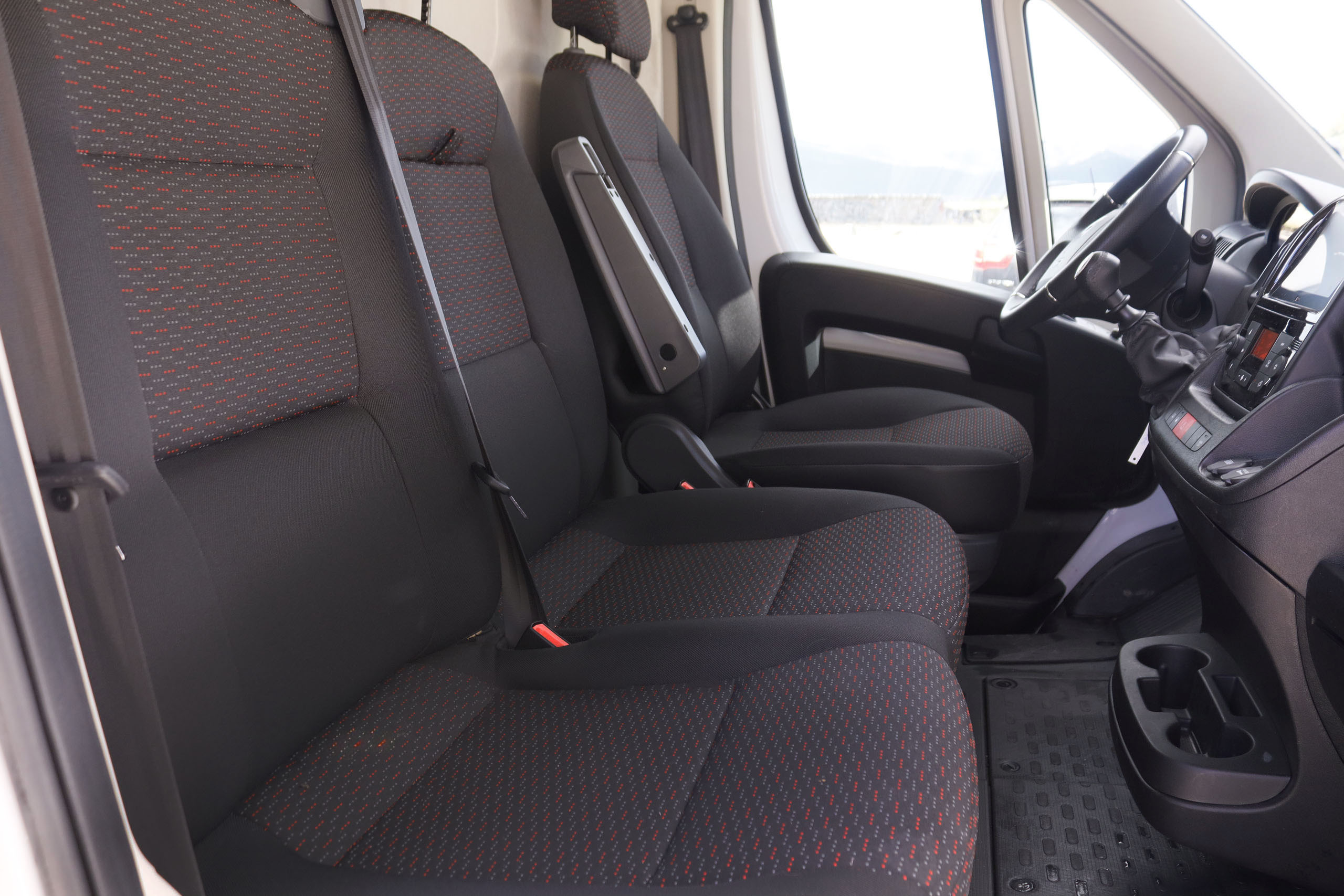 Opel Movano 2.2 BLUEHDI FURGO L2H1 140CV 4P VENTA SOLO PROFESIONALES # GARANTIA FAB 07/2026, IVA DEDUCIBLE, NAVY, PARKTRONIC 2.2 BLUEHDI FURGO L2H1 140CV 4P VENTA SOLO PROFESIONALES # GARANTIA FAB 07/2027, IVA DEDUCIBLE, NAVY, PARKTRONIC foto 27