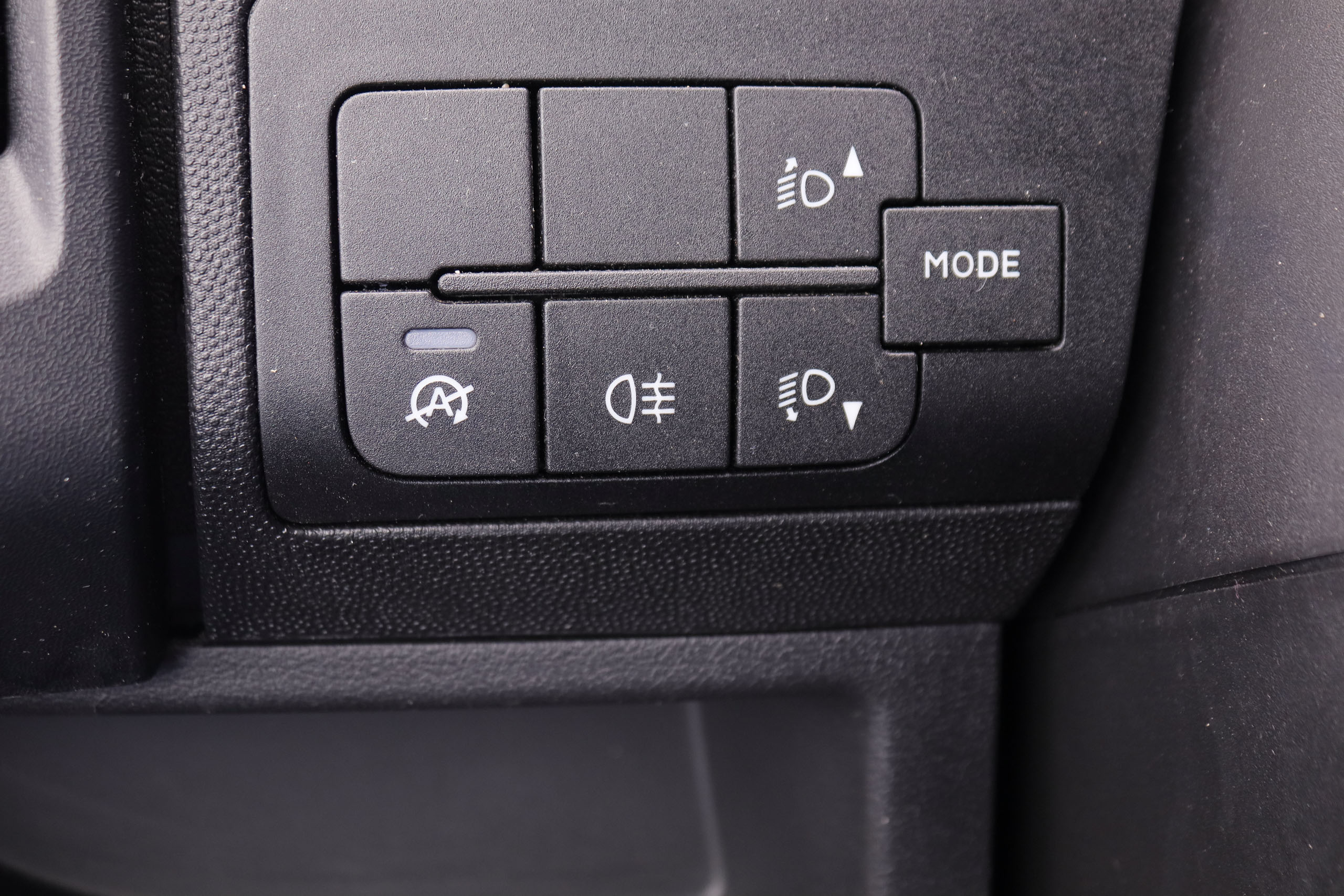 Opel Movano 2.2 BLUEHDI FURGO L2H1 140CV 4P VENTA SOLO PROFESIONALES # GARANTIA FAB 07/2026, IVA DEDUCIBLE, NAVY, PARKTRONIC 2.2 BLUEHDI FURGO L2H1 140CV 4P VENTA SOLO PROFESIONALES # GARANTIA FAB 07/2027, IVA DEDUCIBLE, NAVY, PARKTRONIC foto 23