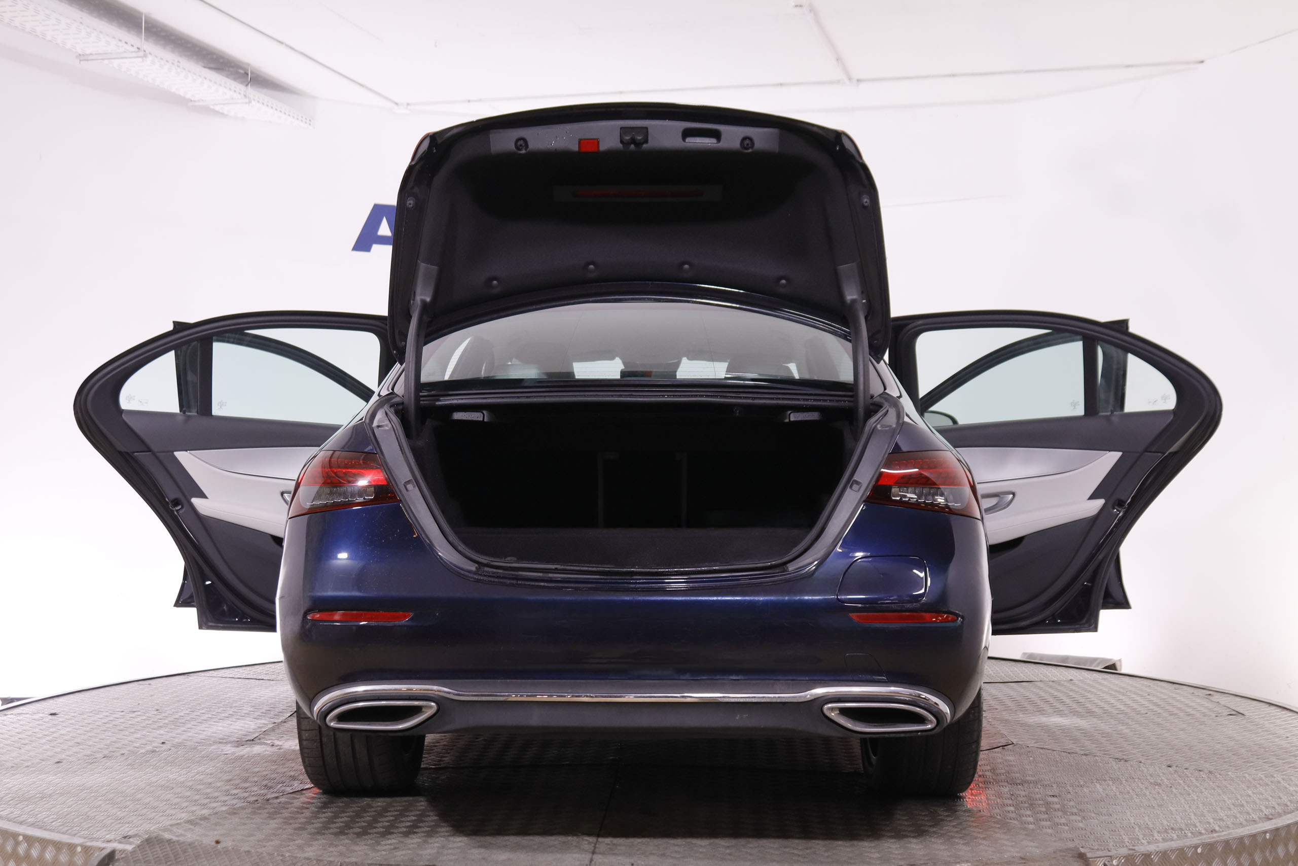 Mercedes-benz E 300 CLASE E E300DE AUTO 306CV 4P # IVA DEDUCIBLE, NAVY, PARKTRONIC foto 10