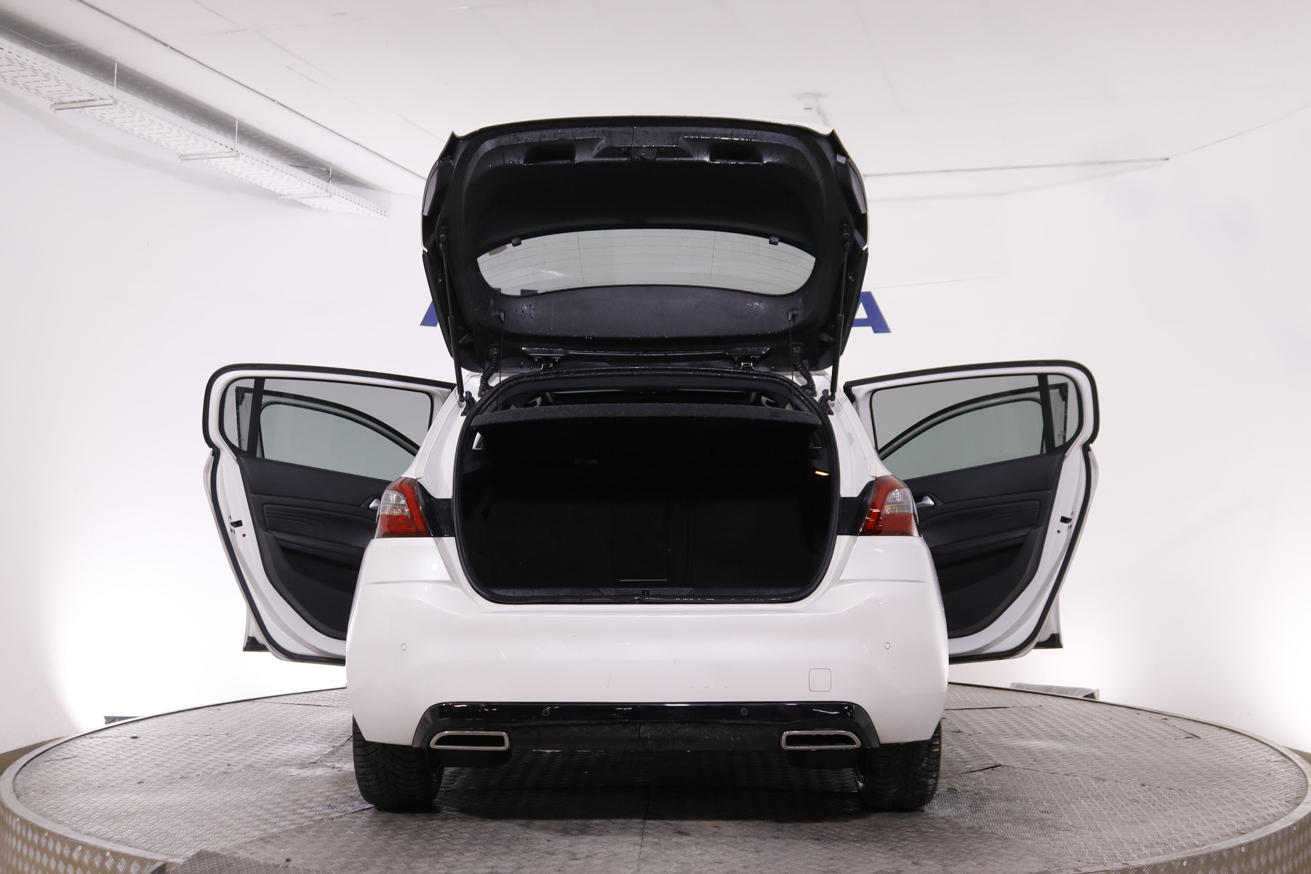 Peugeot 308 1.2 PURE TECH GT-LINE AUTO 130CV 5P # TECHO PANORAMICO, NAVY, PARKTRONIC 1.2 PURE TECH GT-LINE AUTO 130CV 5P # TECHO PANORAMICO, NAVY, PARKTRONIC foto 10