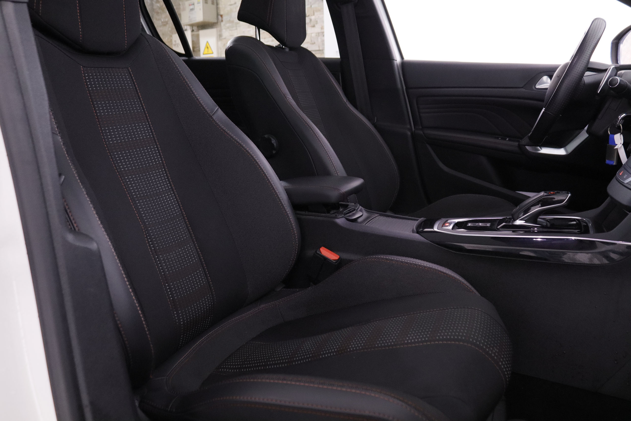 Peugeot 308 1.2 PURE TECH GT-LINE AUTO 130CV 5P # TECHO PANORAMICO, NAVY, PARKTRONIC 1.2 PURE TECH GT-LINE AUTO 130CV 5P # TECHO PANORAMICO, NAVY, PARKTRONIC foto 26