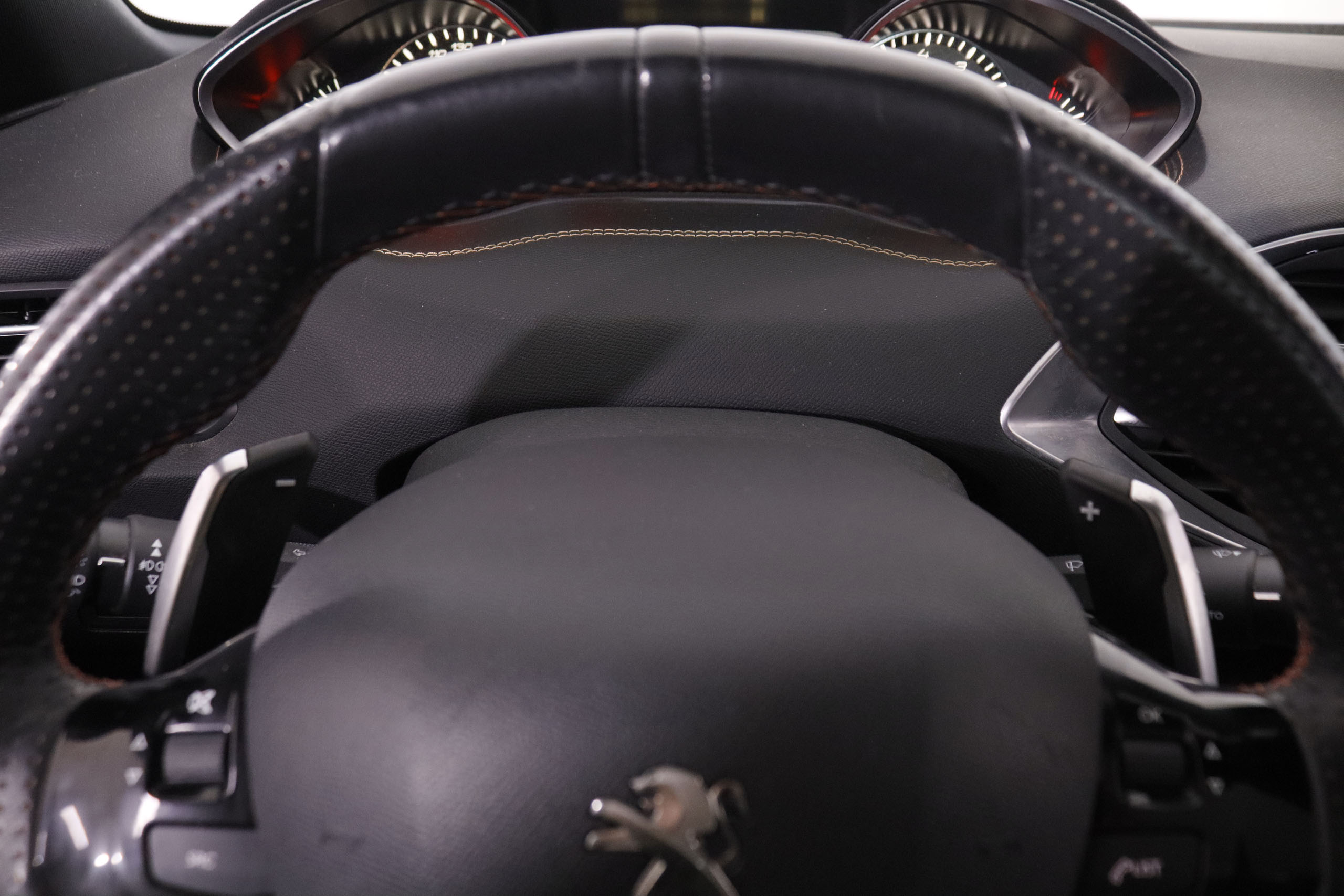 Peugeot 308 1.2 PURE TECH GT-LINE AUTO 130CV 5P # TECHO PANORAMICO, NAVY, PARKTRONIC 1.2 PURE TECH GT-LINE AUTO 130CV 5P # TECHO PANORAMICO, NAVY, PARKTRONIC foto 18