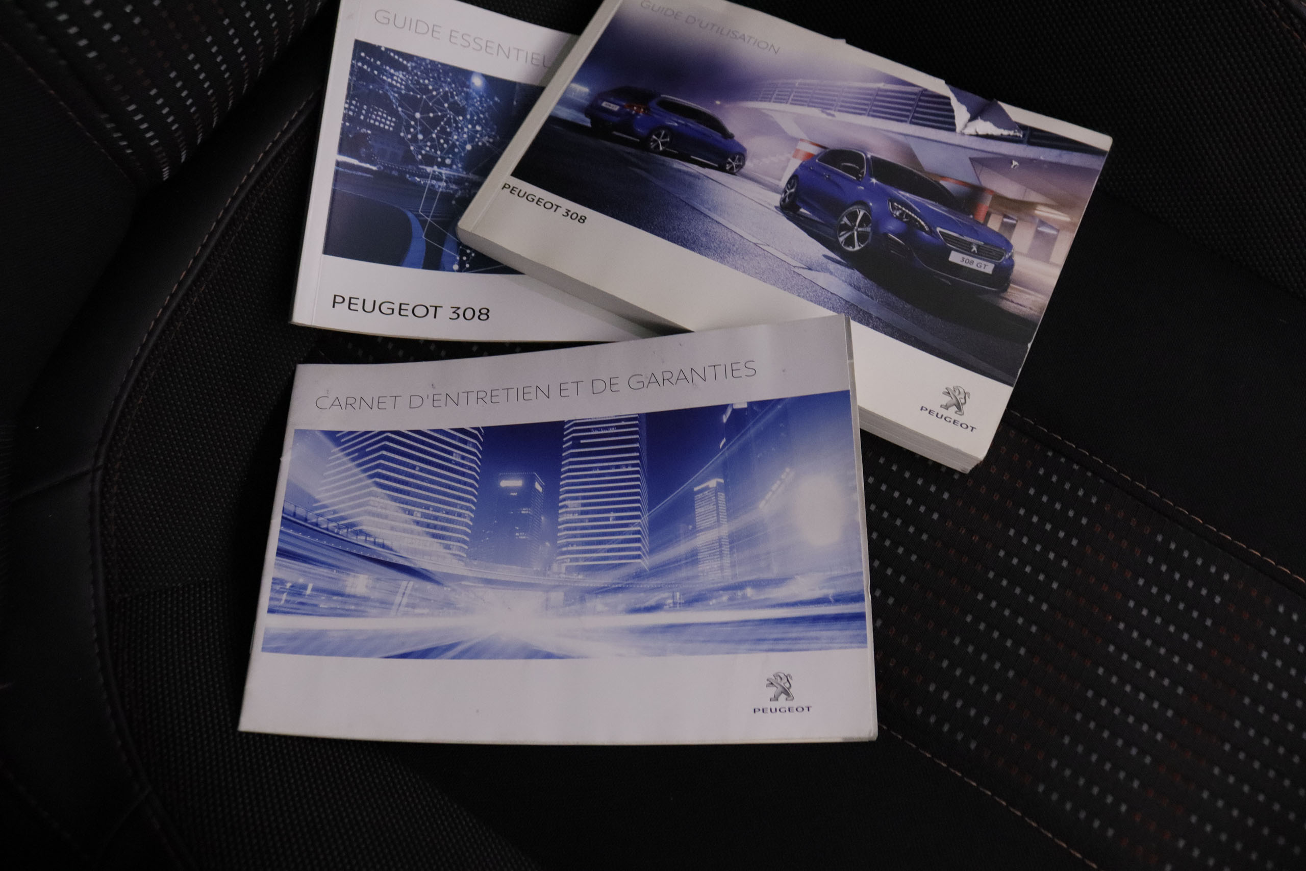 Peugeot 308 1.2 PURE TECH GT-LINE AUTO 130CV 5P # TECHO PANORAMICO, NAVY, PARKTRONIC 1.2 PURE TECH GT-LINE AUTO 130CV 5P # TECHO PANORAMICO, NAVY, PARKTRONIC foto 28