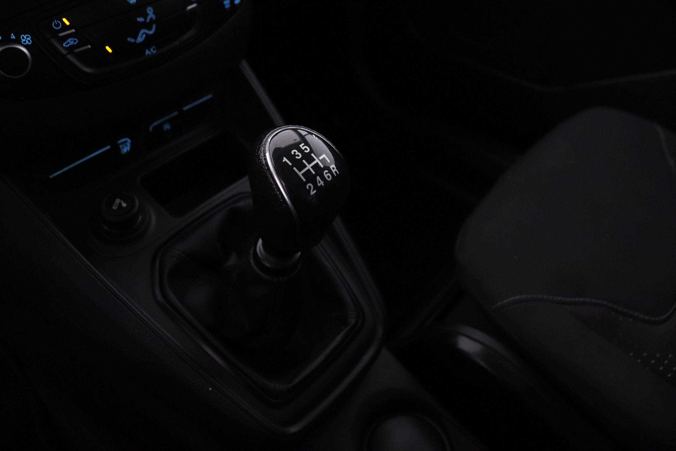 Ford Transit Courier 1.5 TDCI VAN TREND 75CV 3P # IVA DEDUCIBLE foto 20