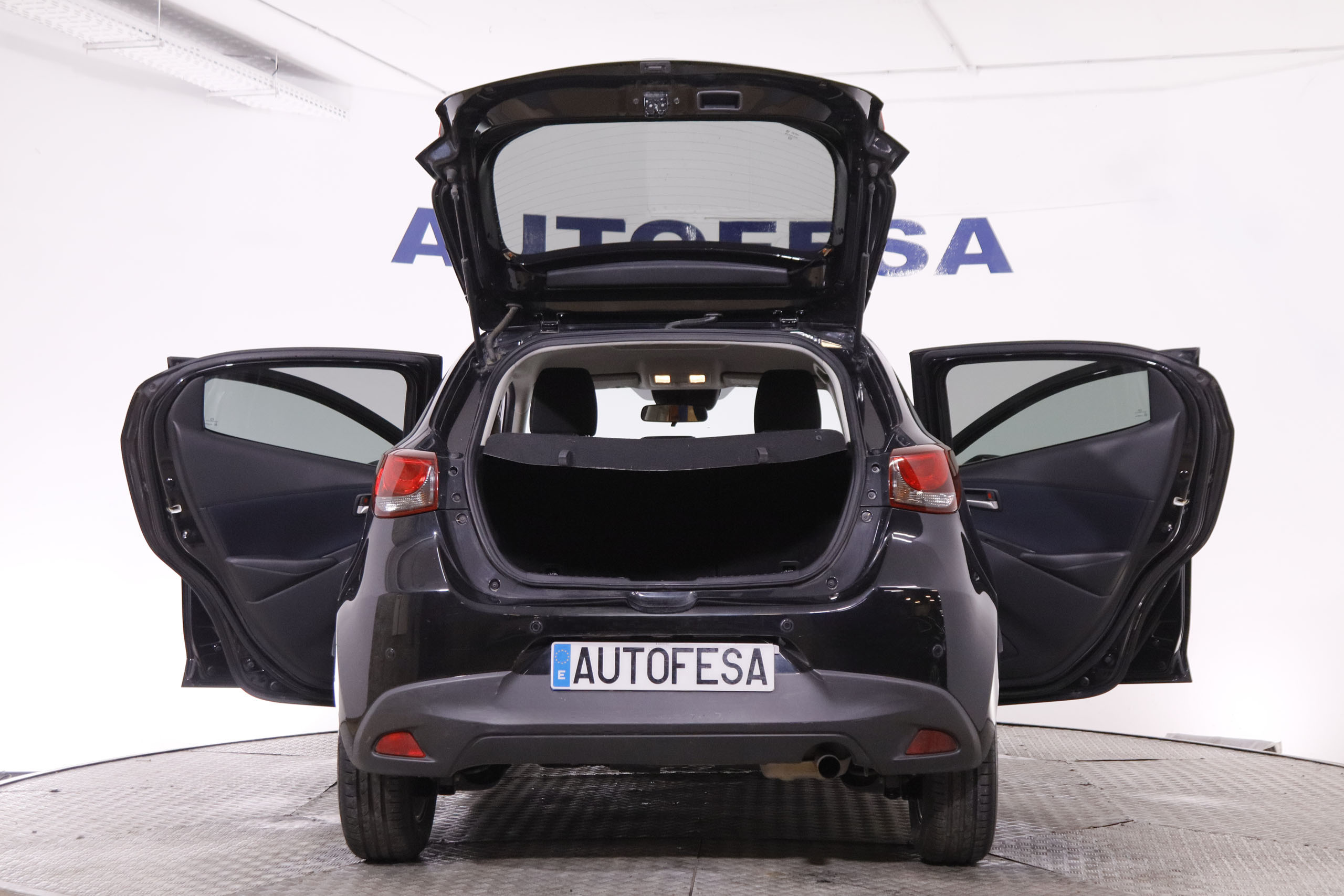 Mazda 2 1.5 STYLE PLUS CONFORT 90CV 5P # NAVY, PARKTRONIC foto 10