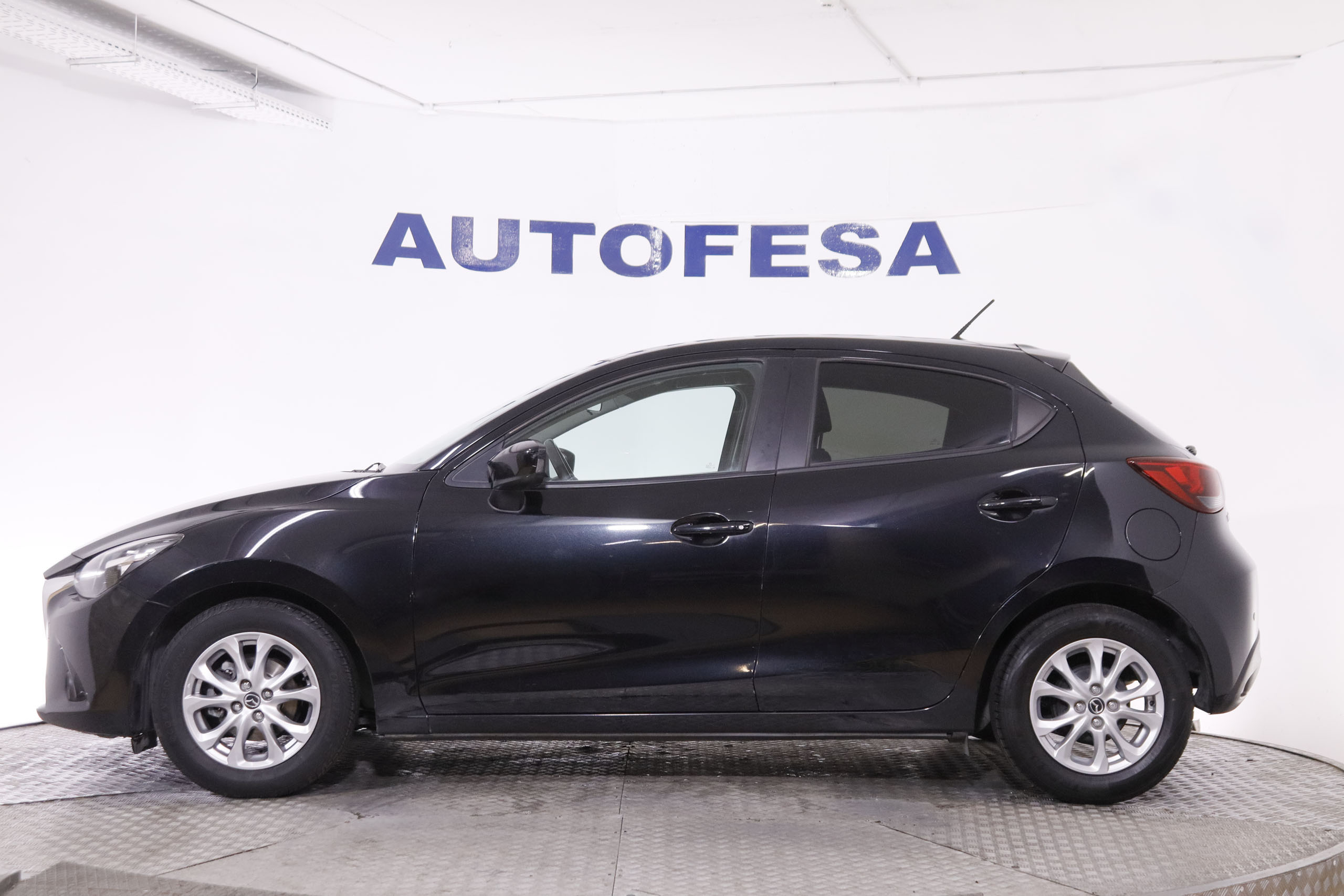 Mazda 2 1.5 STYLE PLUS CONFORT 90CV 5P # NAVY, PARKTRONIC foto 13