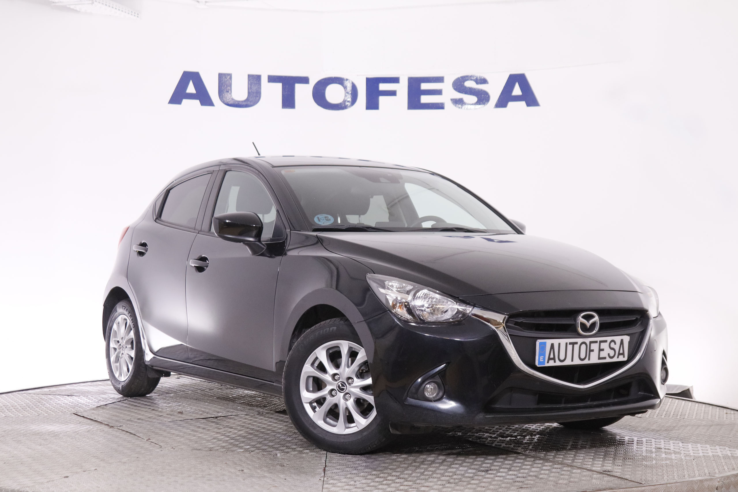 Mazda 2 1.5 STYLE PLUS CONFORT 90CV 5P # NAVY, PARKTRONIC foto 3