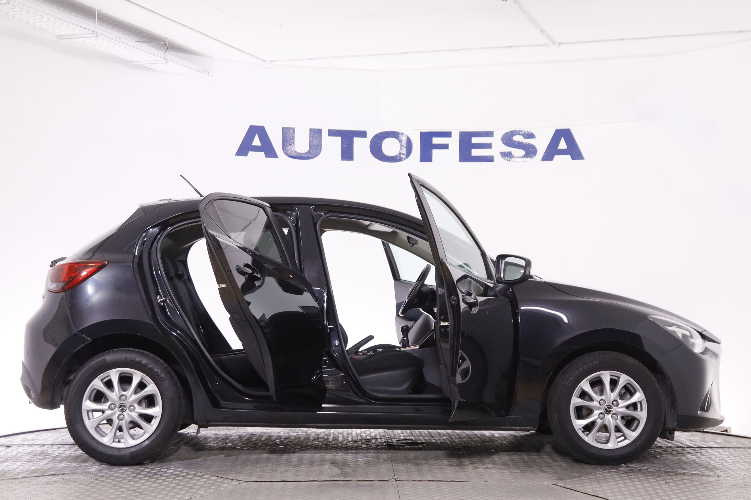 Mazda 2 1.5 STYLE PLUS CONFORT 90CV 5P # NAVY, PARKTRONIC foto 11