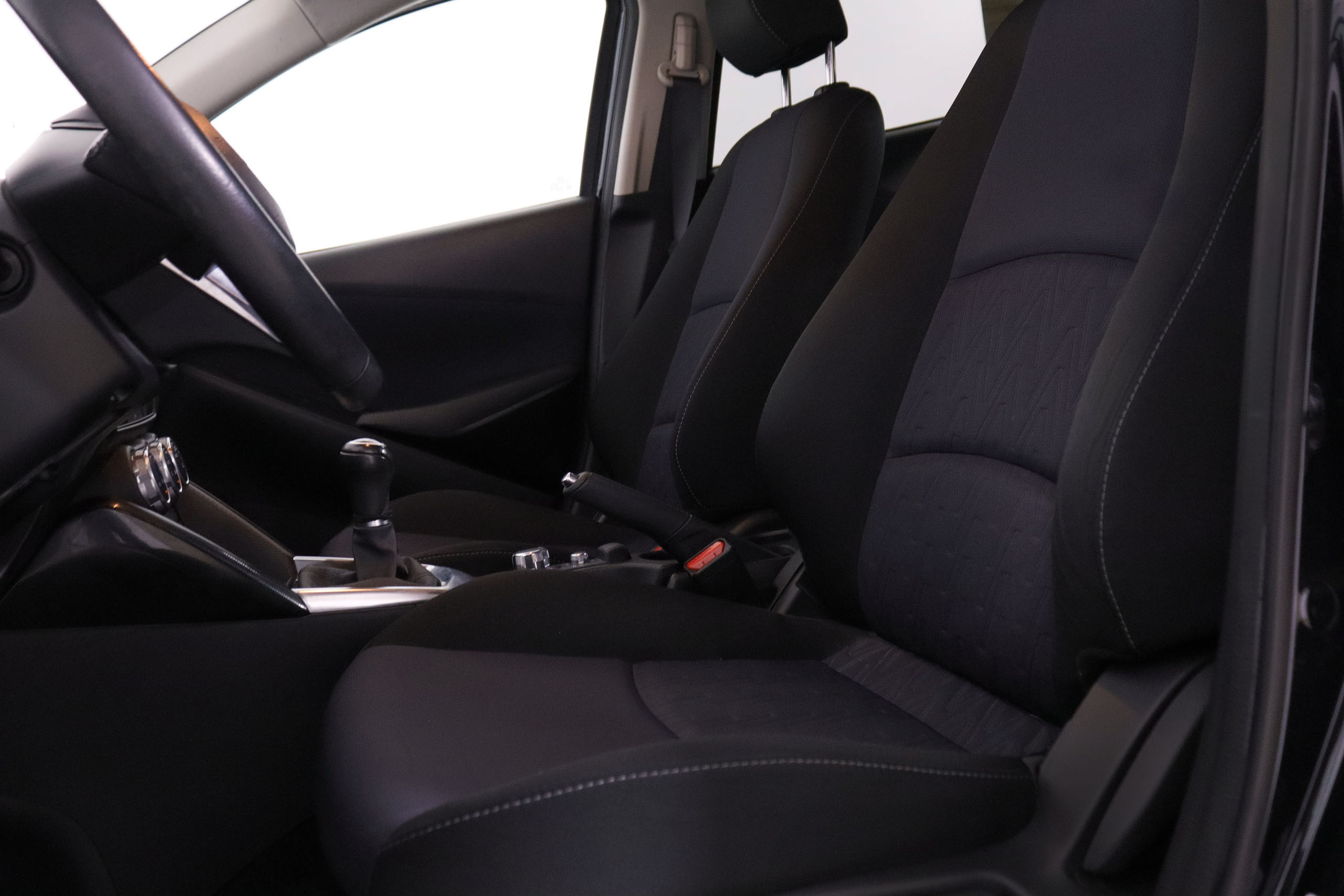 Mazda 2 1.5 STYLE PLUS CONFORT 90CV 5P # NAVY, PARKTRONIC foto 21