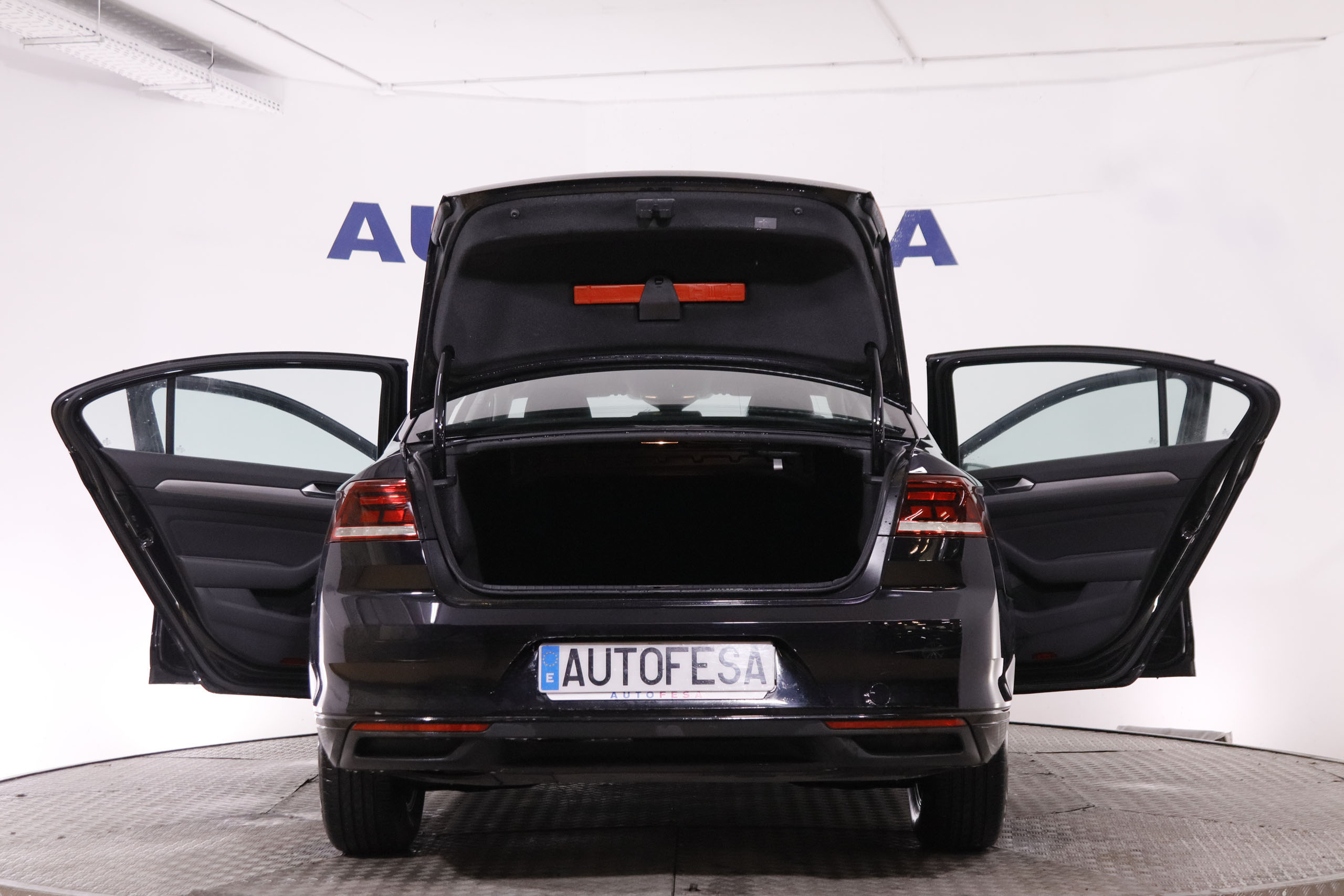 Volkswagen Passat 2.0 TDI 150CV 5P # IVA DEDUCIBLE, NAVY foto 10