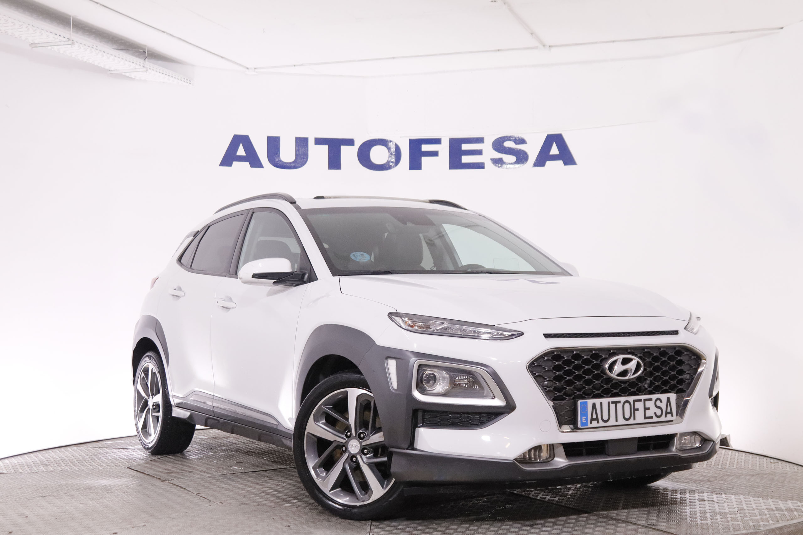 Hyundai Kona 1.6 TGDI STYLE DT 4X4 SKY AUTO 177CV 5P # CUERO, TECHO ELECTRICO, NAVY foto 3