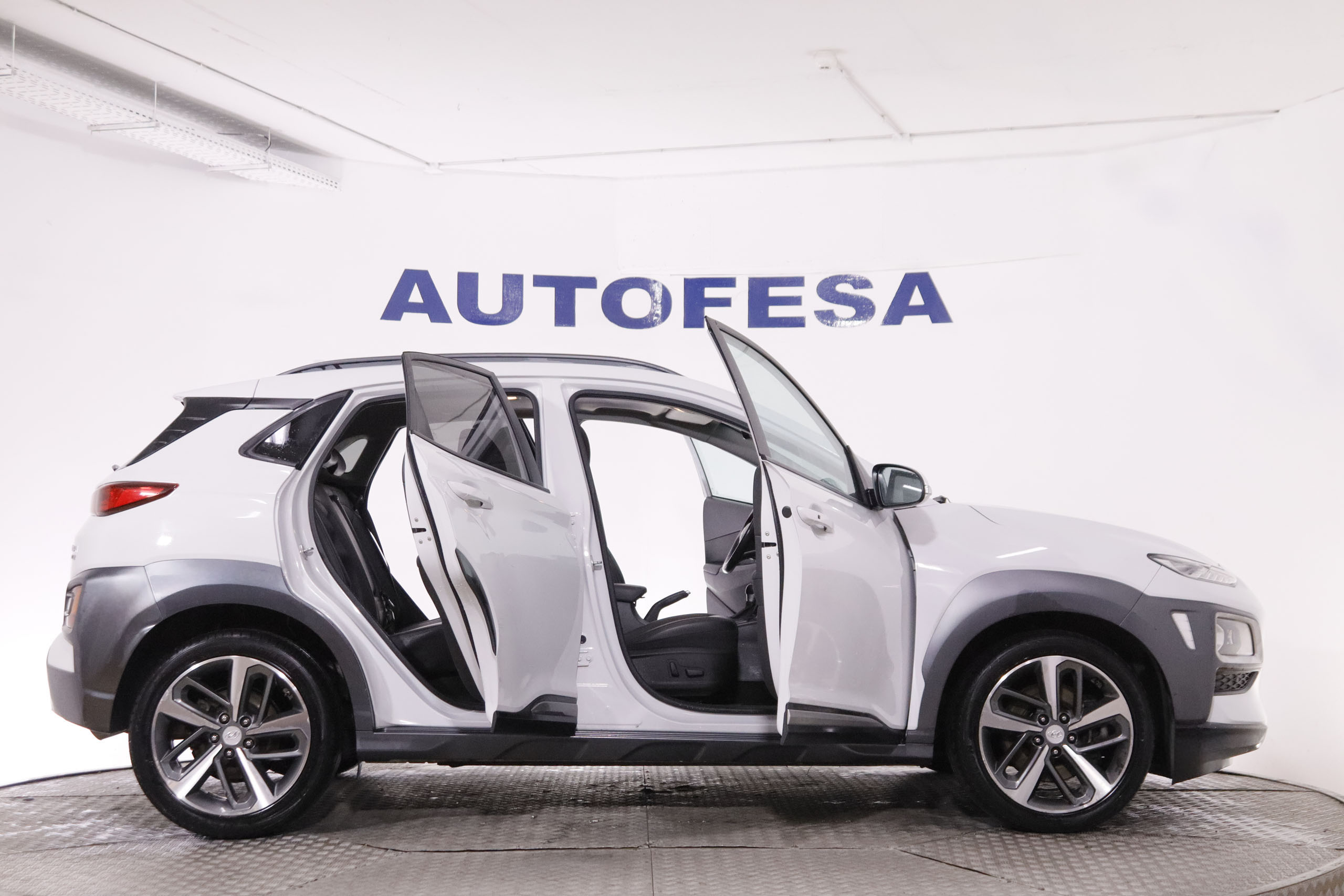Hyundai Kona 1.6 TGDI STYLE DT 4X4 SKY AUTO 177CV 5P # CUERO, TECHO ELECTRICO, NAVY foto 11