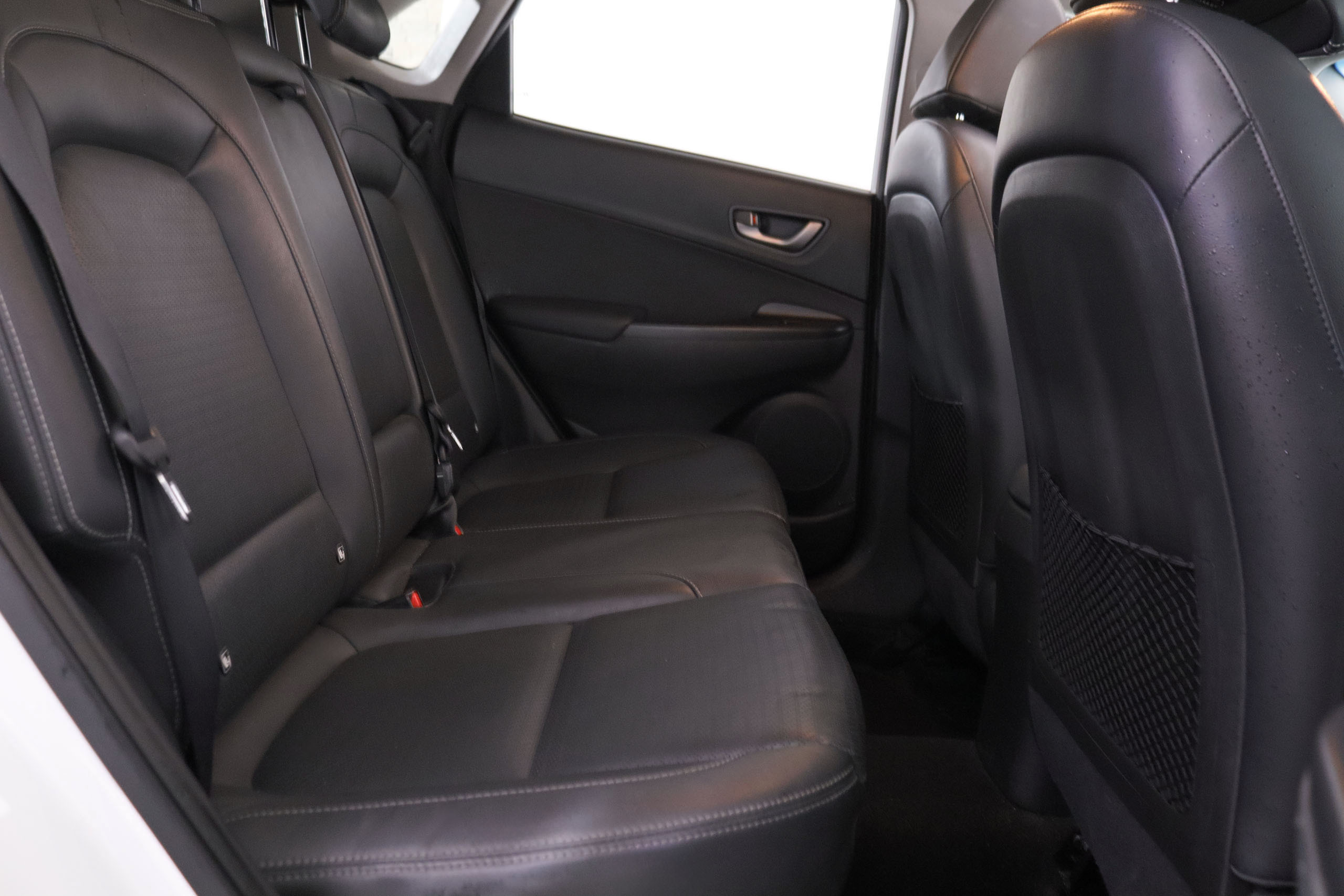 Hyundai Kona 1.6 TGDI STYLE DT 4X4 SKY AUTO 177CV 5P # CUERO, TECHO ELECTRICO, NAVY foto 25