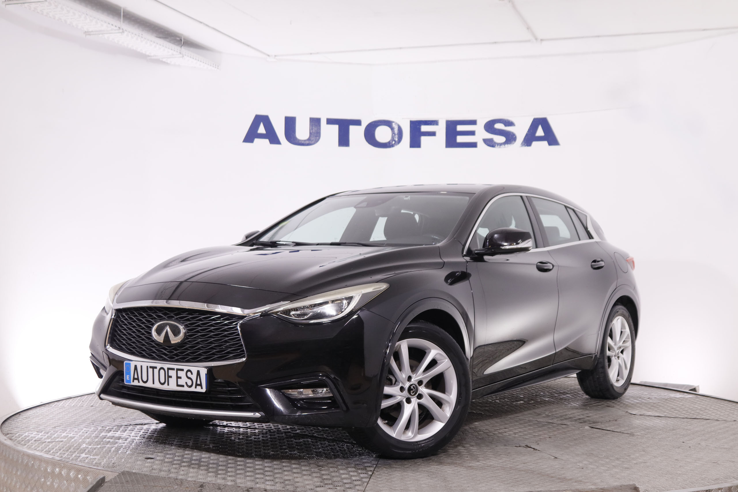 Infiniti Q30 1.5D PREMIUM AUTO 109CV 5P# NAVY, PARKTRONIC foto 1