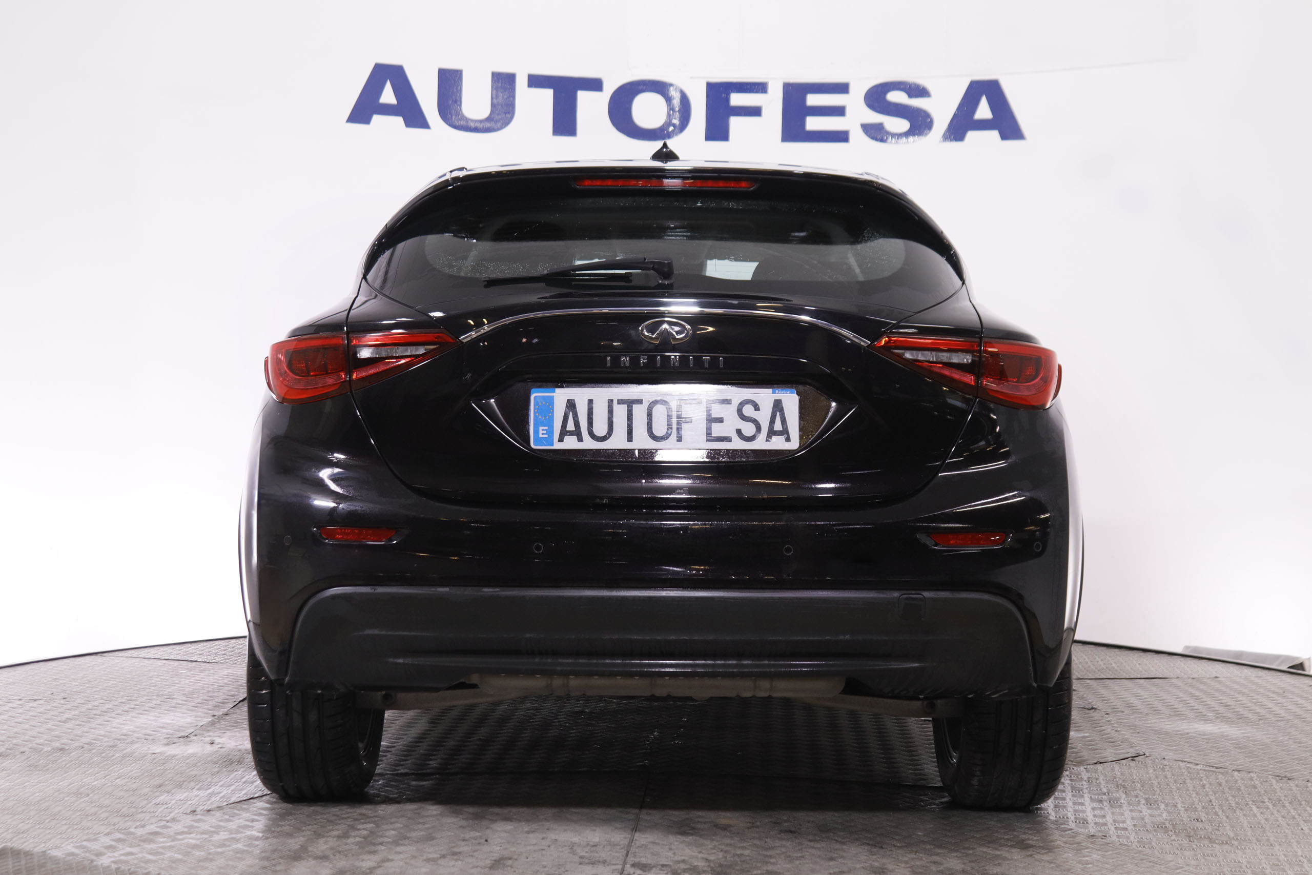 Infiniti Q30 1.5D PREMIUM AUTO 109CV 5P# NAVY, PARKTRONIC foto 6