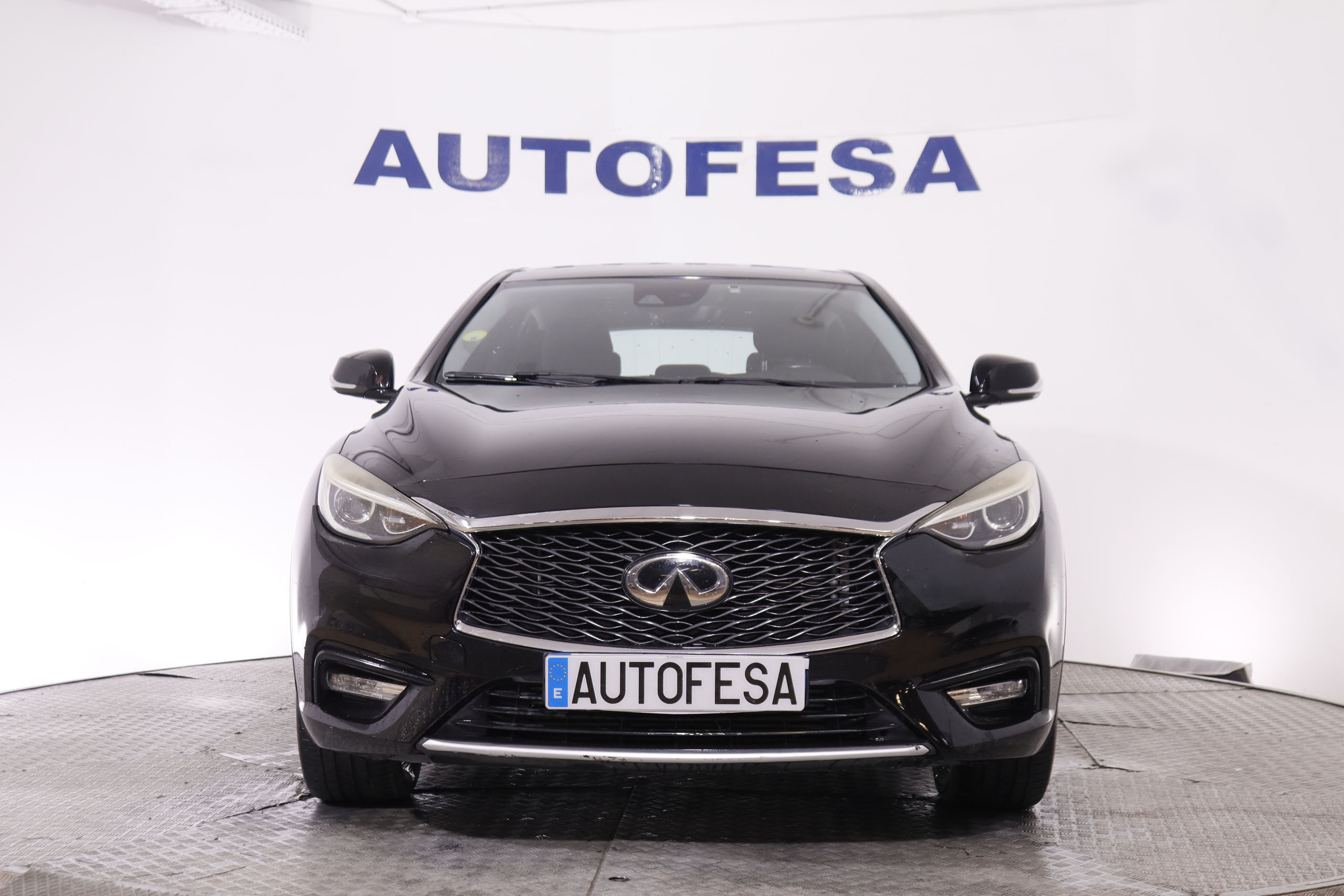 Infiniti Q30 1.5D PREMIUM AUTO 109CV 5P# NAVY, PARKTRONIC foto 2