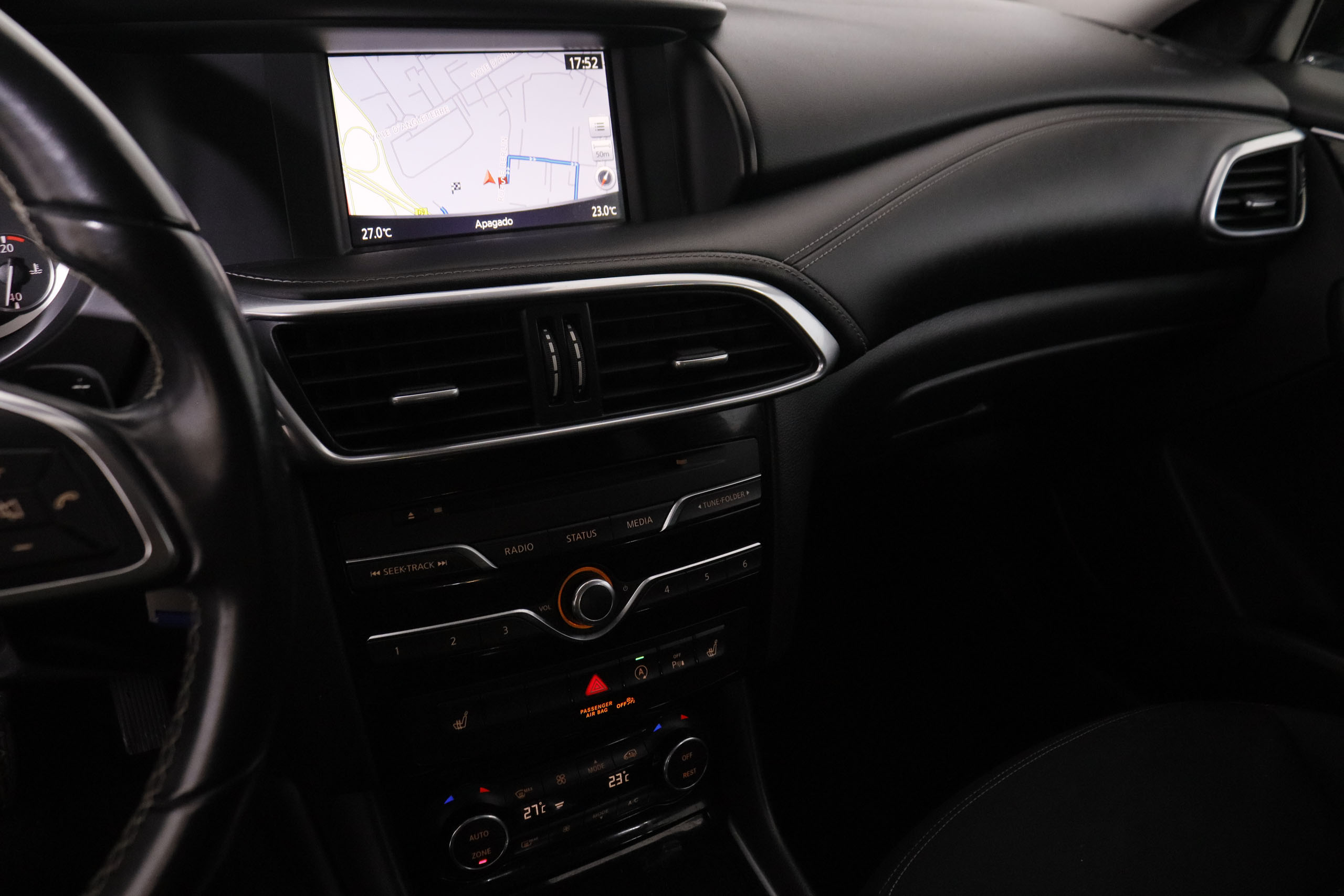 Infiniti Q30 1.5D PREMIUM AUTO 109CV 5P# NAVY, PARKTRONIC foto 19