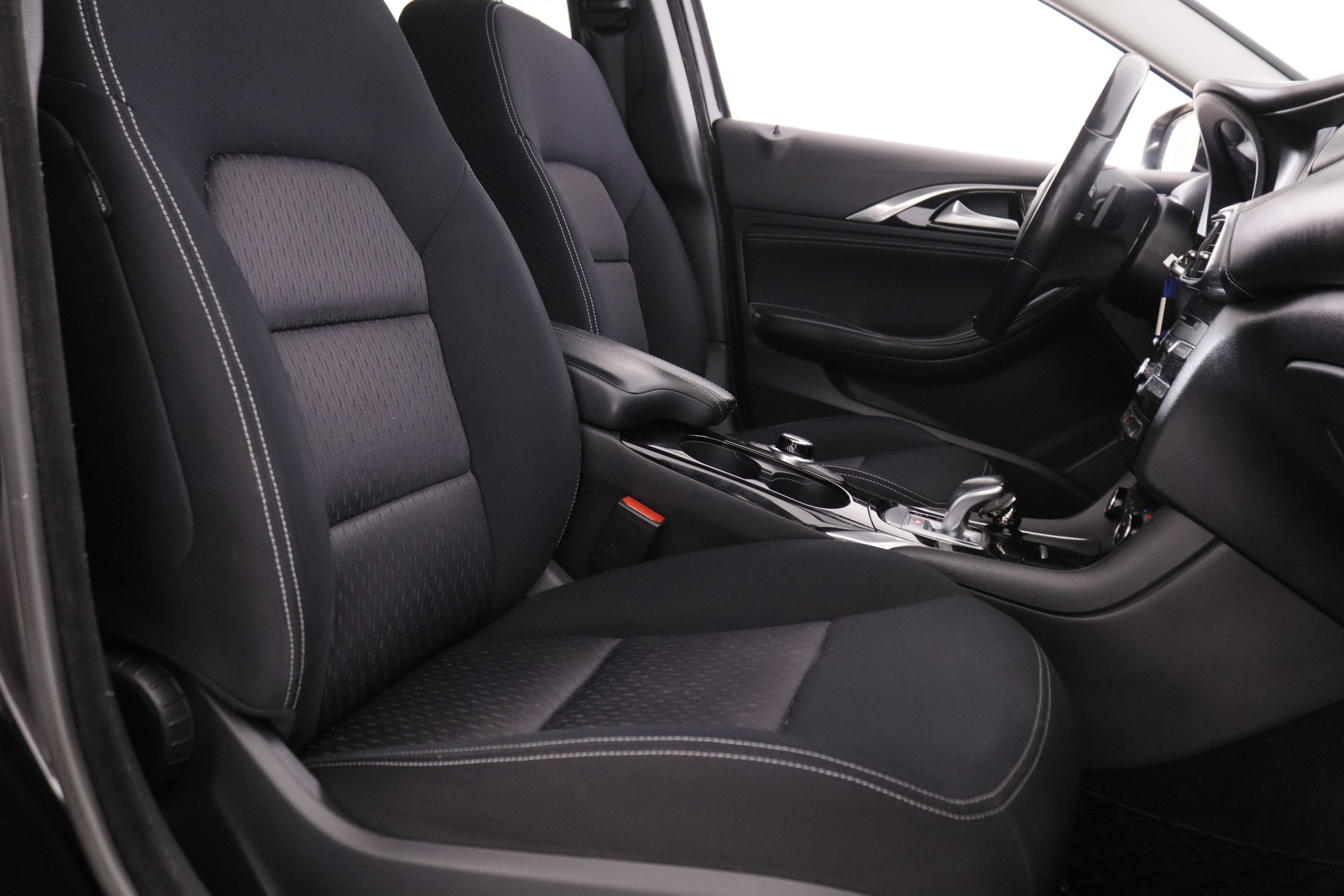 Infiniti Q30 1.5D PREMIUM AUTO 109CV 5P# NAVY, PARKTRONIC foto 24