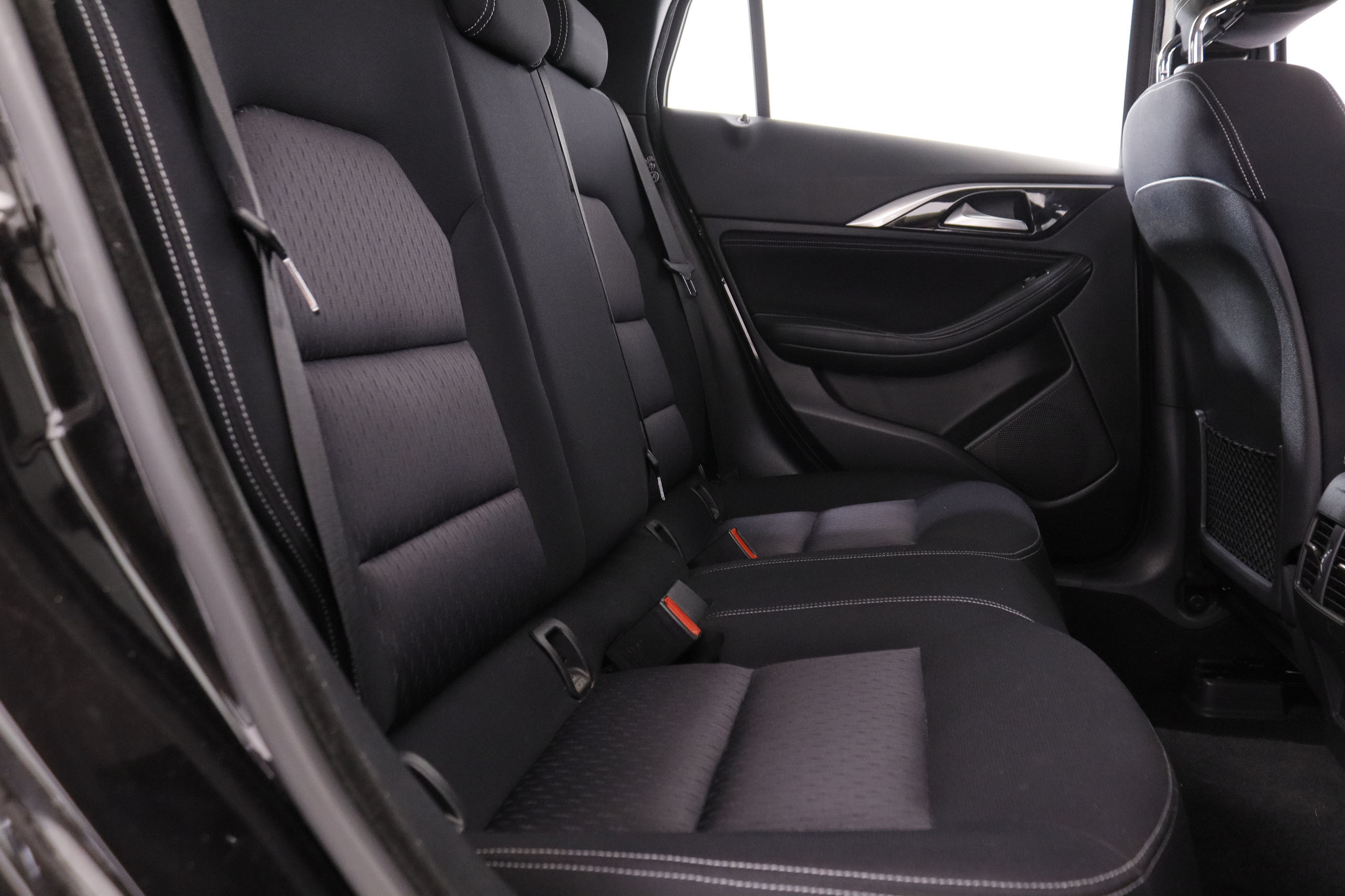 Infiniti Q30 1.5D PREMIUM AUTO 109CV 5P# NAVY, PARKTRONIC foto 25