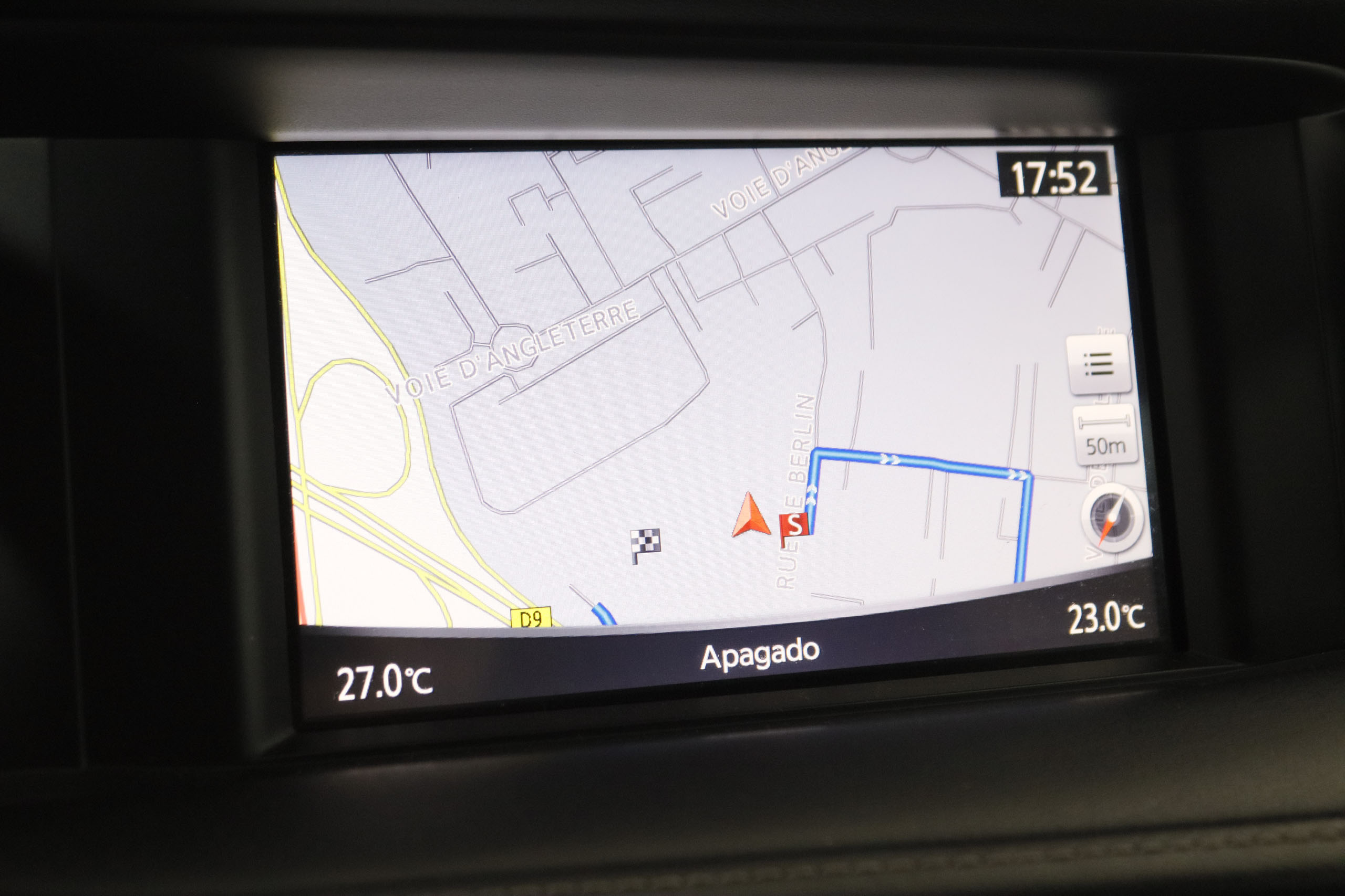 Infiniti Q30 1.5D PREMIUM AUTO 109CV 5P# NAVY, PARKTRONIC foto 20