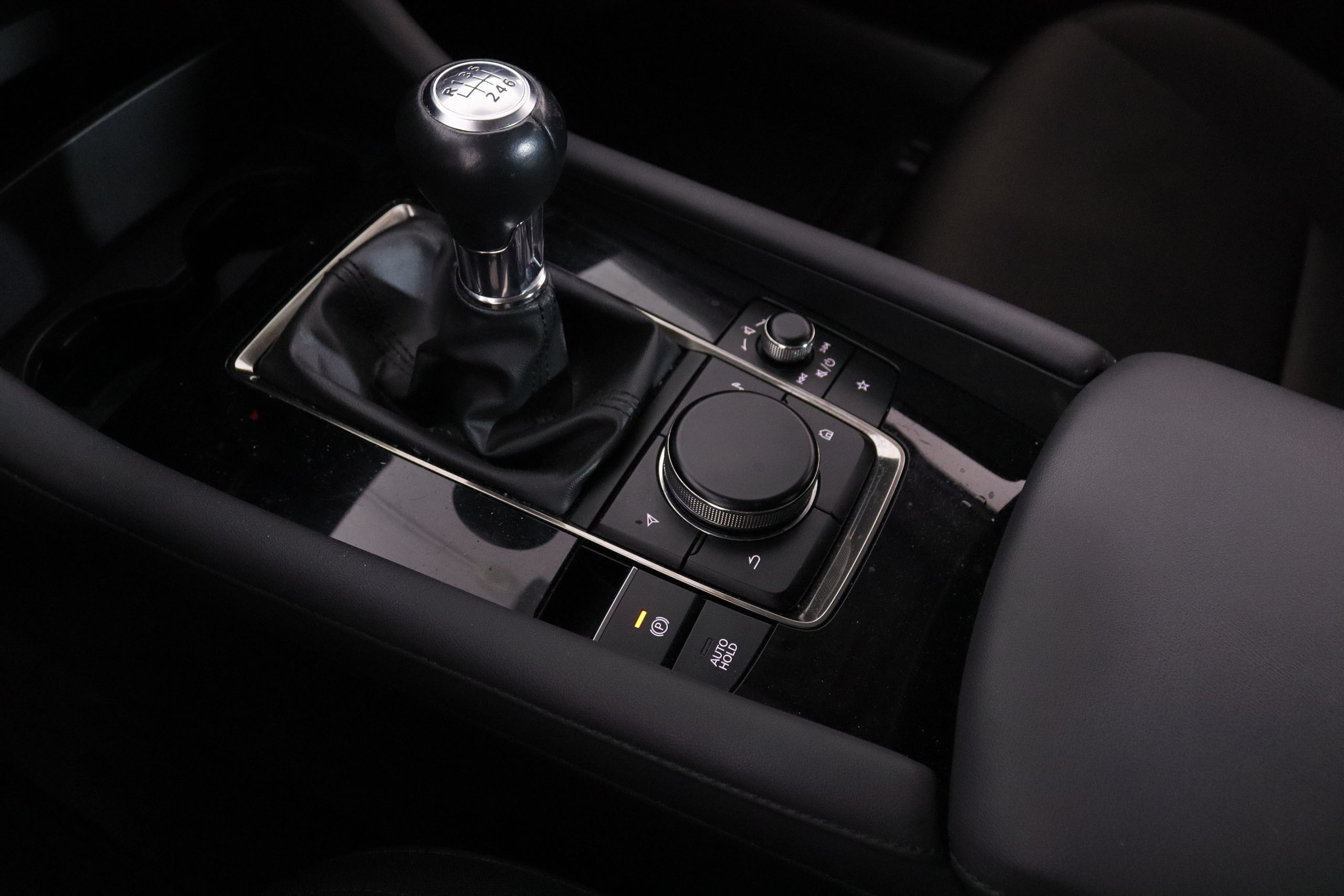 Mazda 3 2.0 HEV SEDAN ZENITH E-SKYACTIV 120CV 4P # IVA DEDUCIBLE, NAVY, PARKTRONIC foto 26