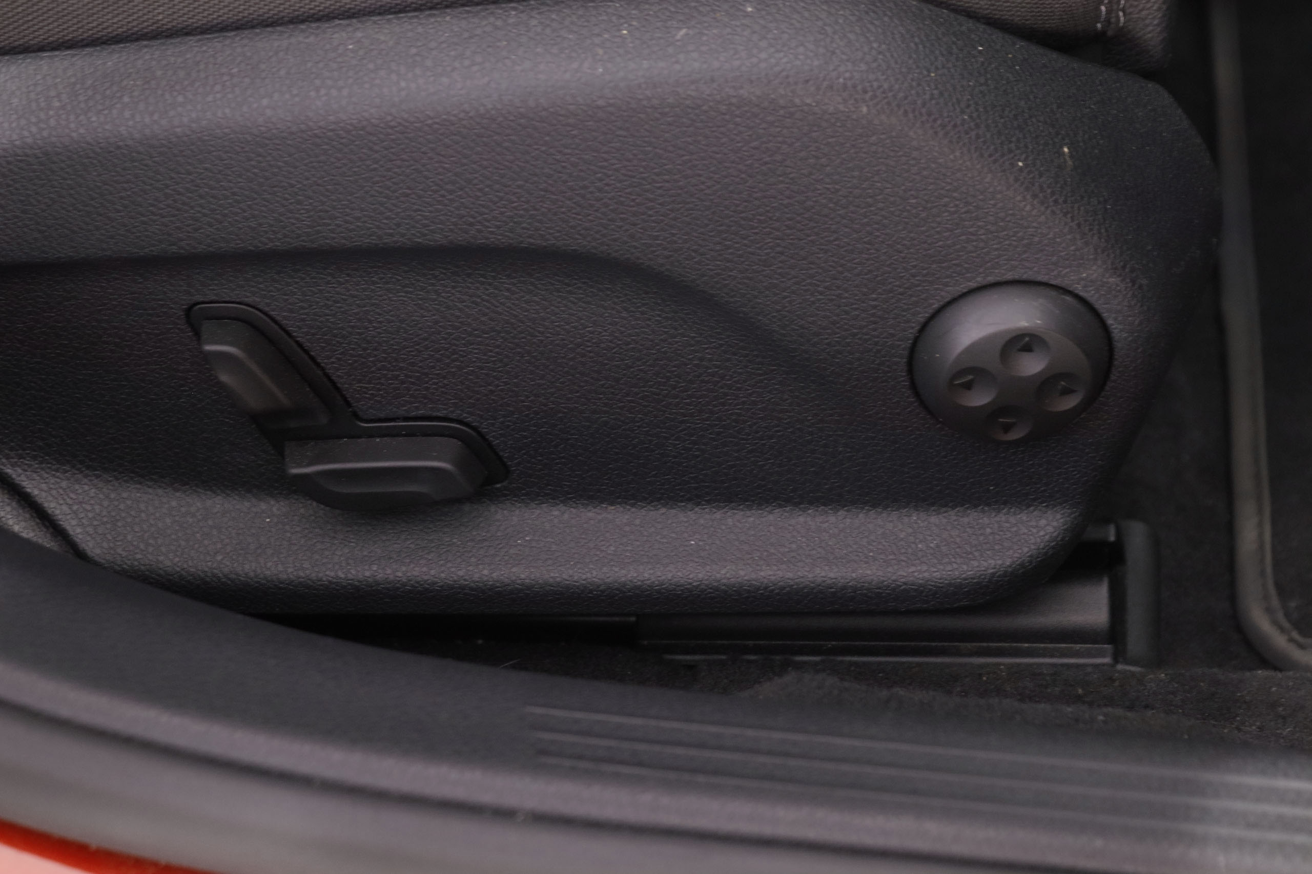 Mercedes-benz C 200 CLASE C C200 HEV ESTATE AVANTGARDE AUTO 184CV 5P # IVA DEDUCIBLE, CUERO, NAVY foto 29