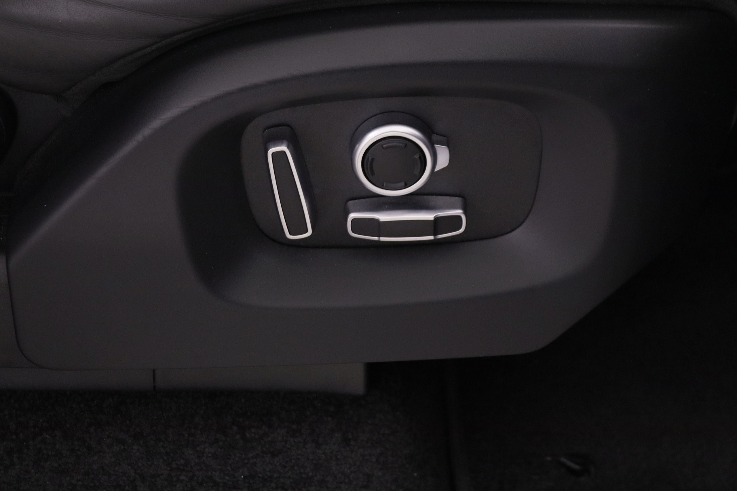 Land Rover Range Rover Vogue 4.4 SDV8 HSE 4X4 AUTO 339CV 5P # CUERO, TECHO ELEC PANORAMICO, NAVY foto 36