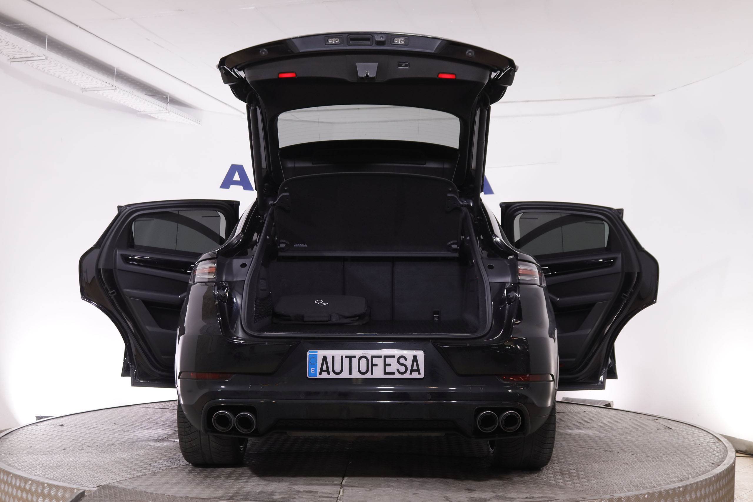 Porsche Cayenne 3.0 EHYBRID 4X4 462CV AUTO 5P # NAVY, CUERO, TECHO PANORAMICO, FAROS LED foto 11