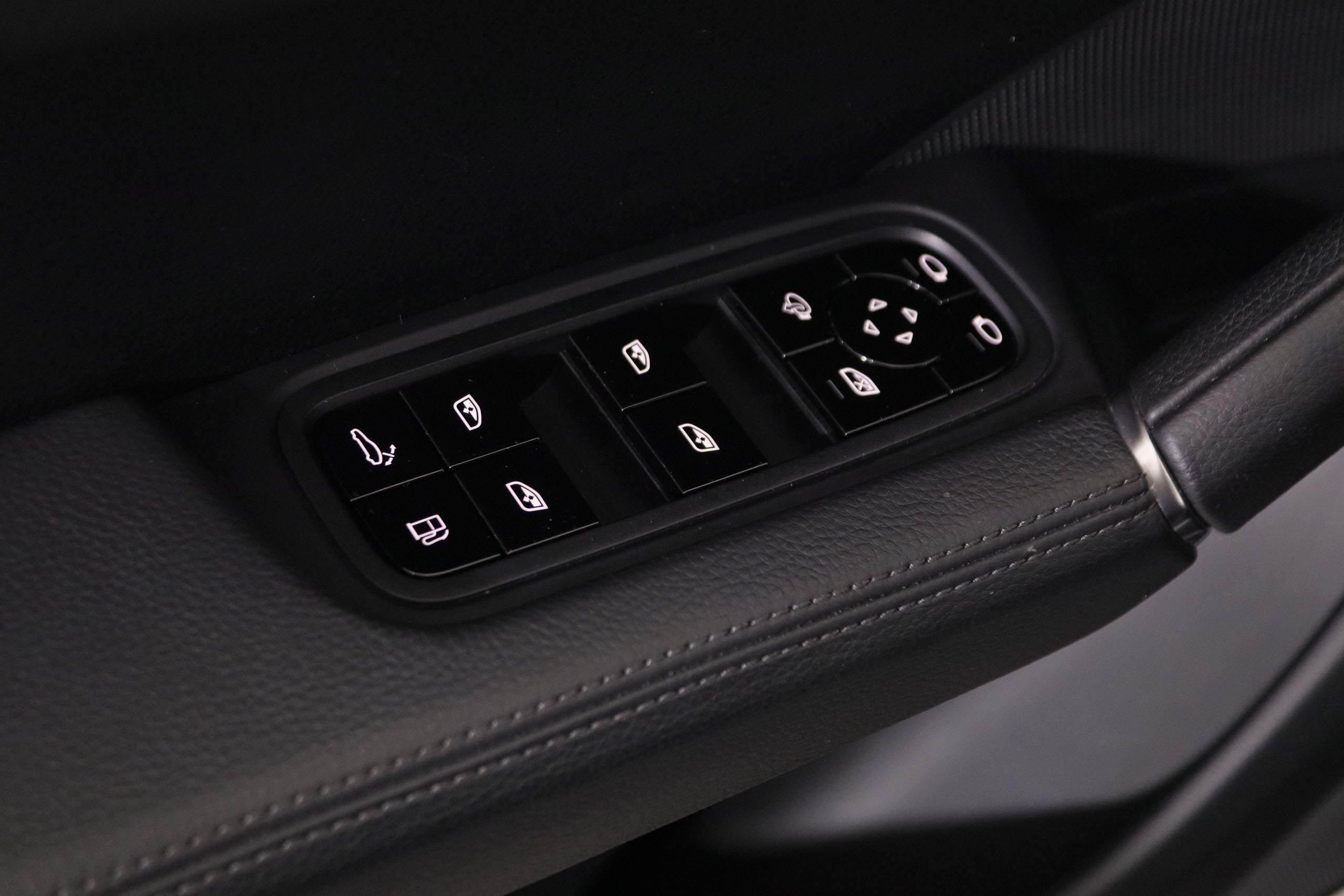 Porsche Cayenne 3.0 EHYBRID 4X4 462CV AUTO 5P # NAVY, CUERO, TECHO PANORAMICO, FAROS LED foto 25