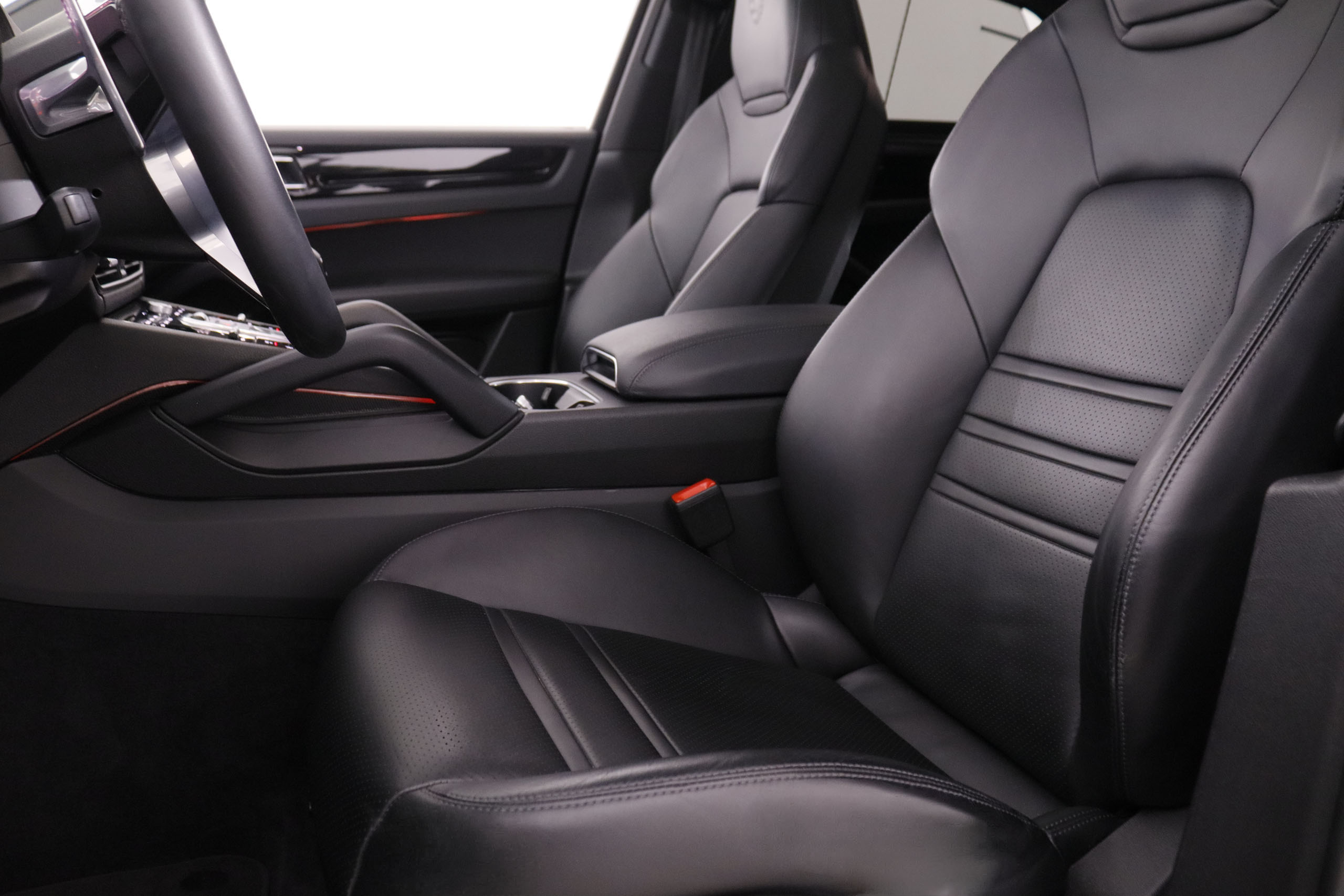 Porsche Cayenne 3.0 EHYBRID 4X4 462CV AUTO 5P # NAVY, CUERO, TECHO PANORAMICO, FAROS LED foto 27