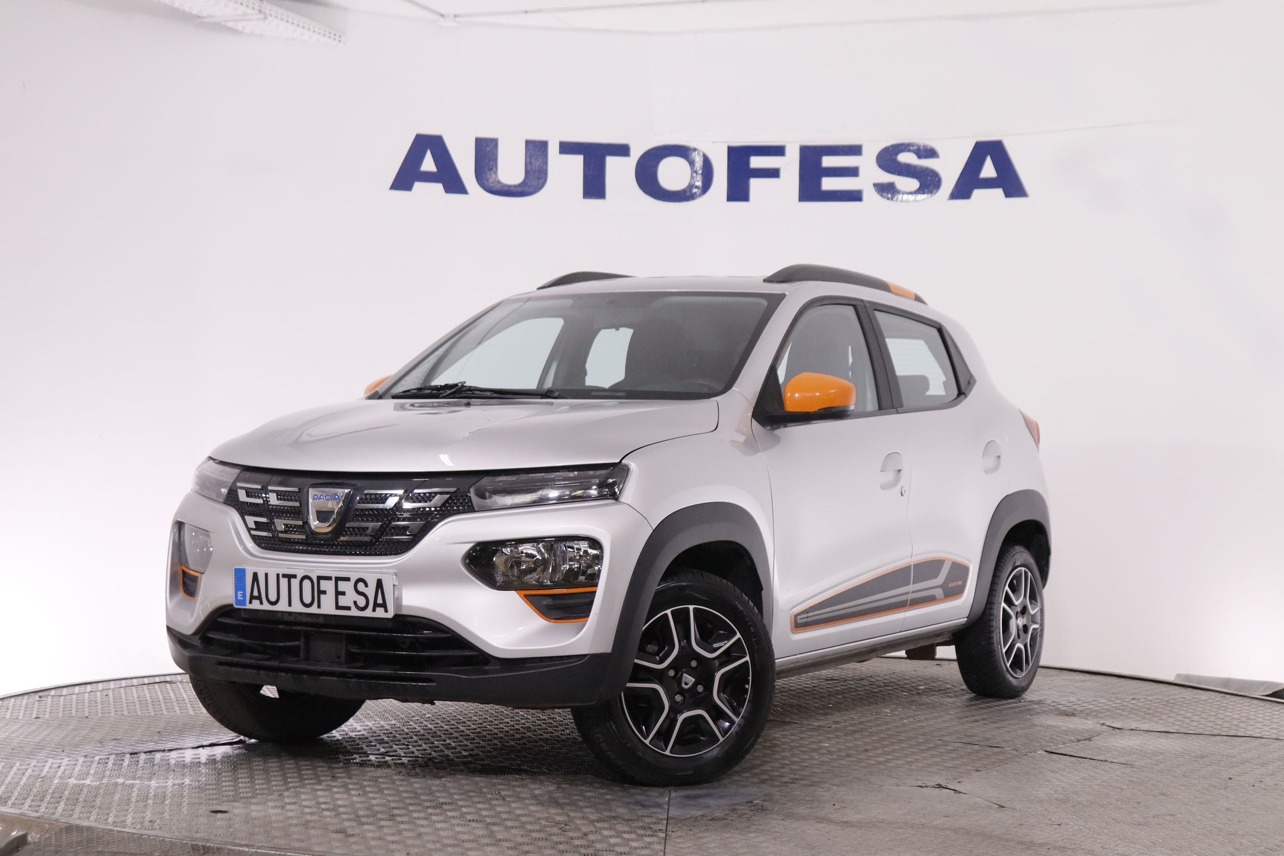 Dacia Spring ELECTRICO CONFORT PLUS AUTO 45CV 5P # CUERO,NAVY,PARKTRONIC foto 7