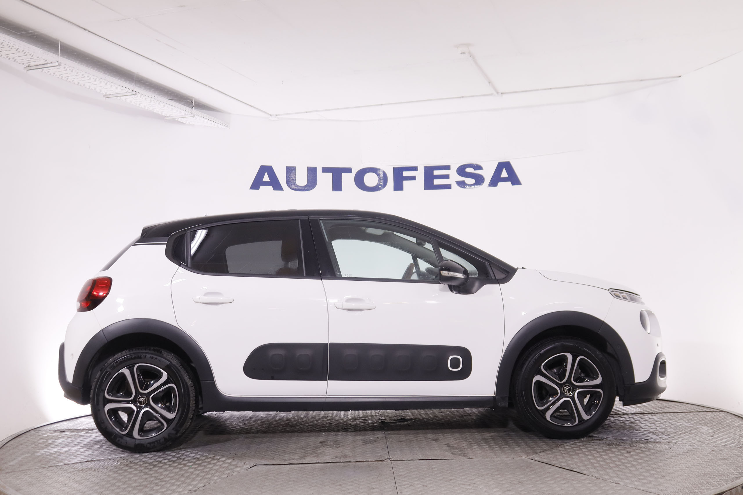 Citroen C3 1.2 PURETECH SHINE AUTO 110CV 5P # NAVY, PARKTRONIC foto 10