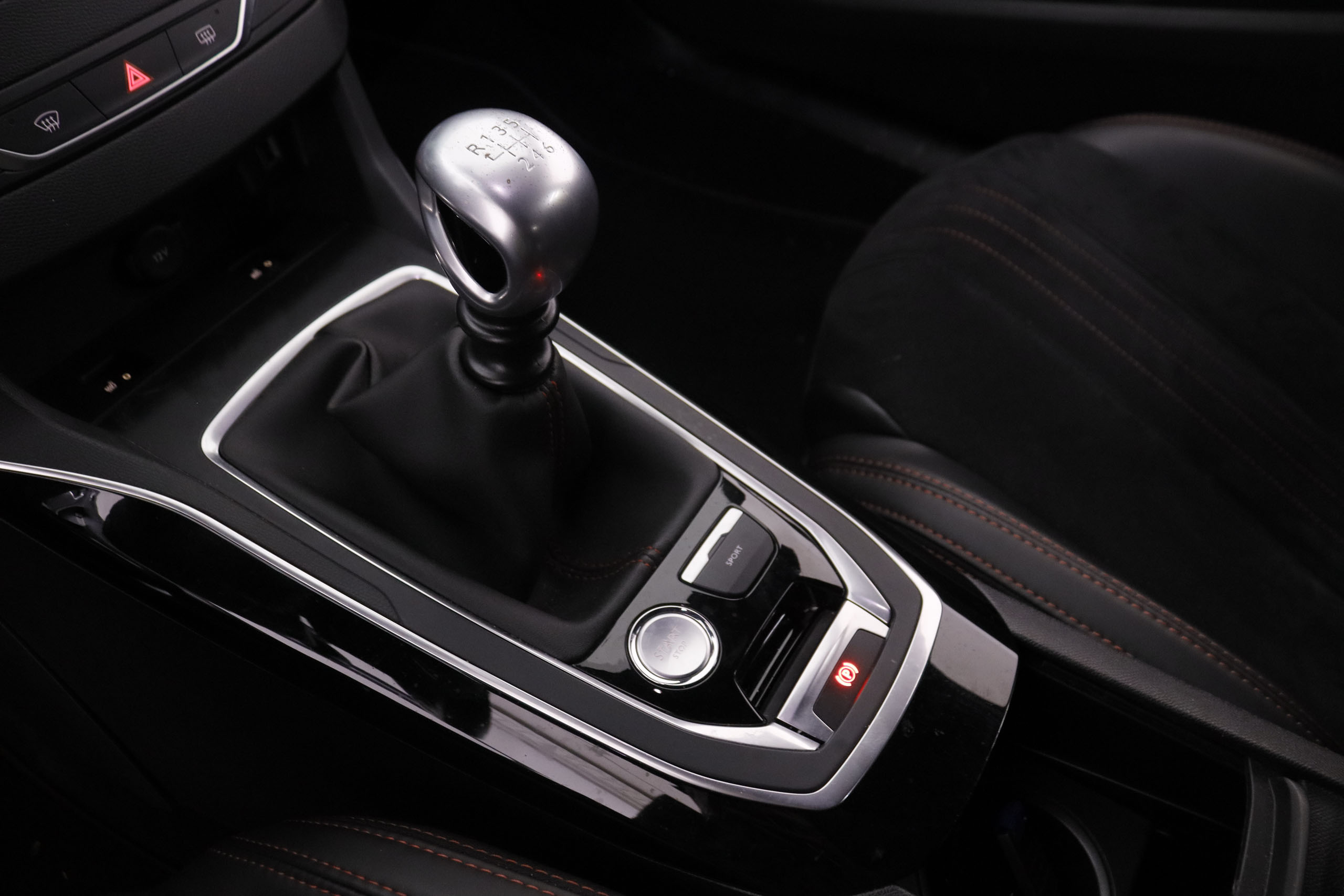 Peugeot 308 1.6 THP GT 205CV 5P # NAVY, PARKTRONIC foto 18