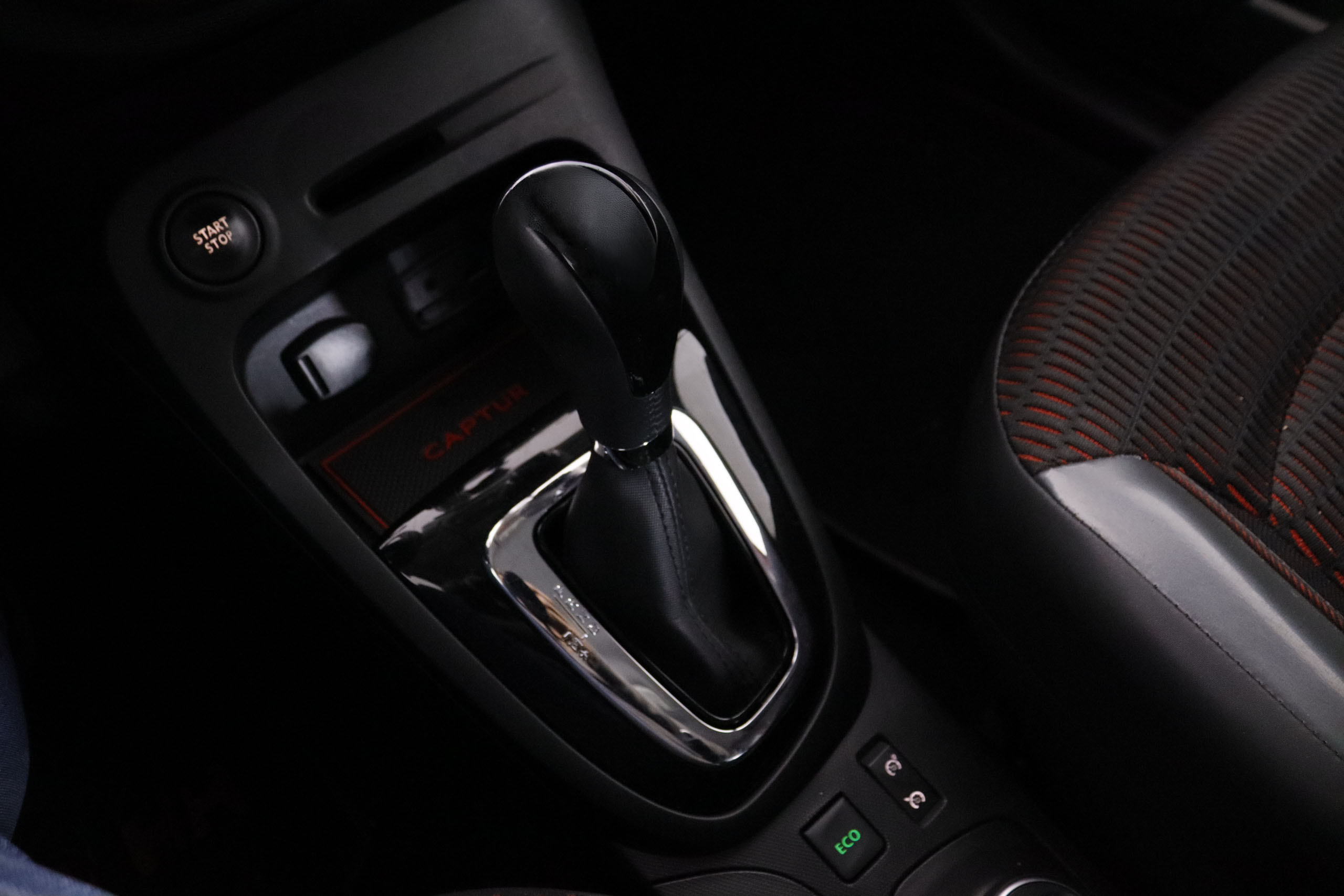 Renault Captur 1.2 TCE HELLY HANSEN foto 15