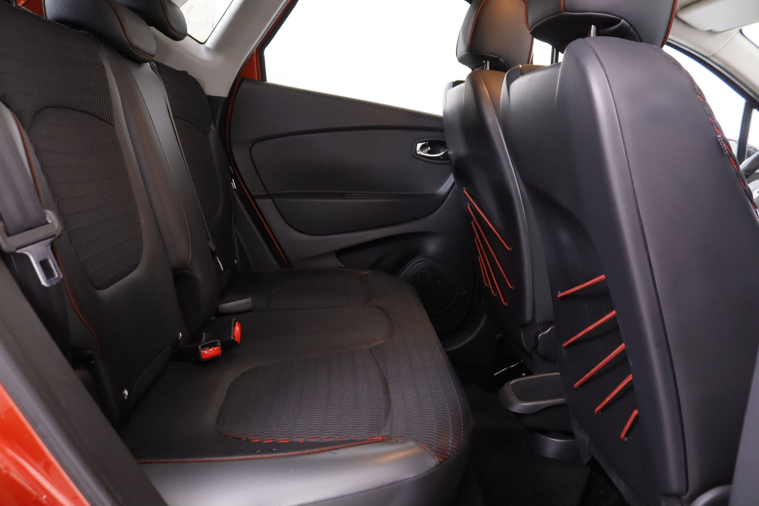 Renault Captur 1.2 TCE HELLY HANSEN foto 24