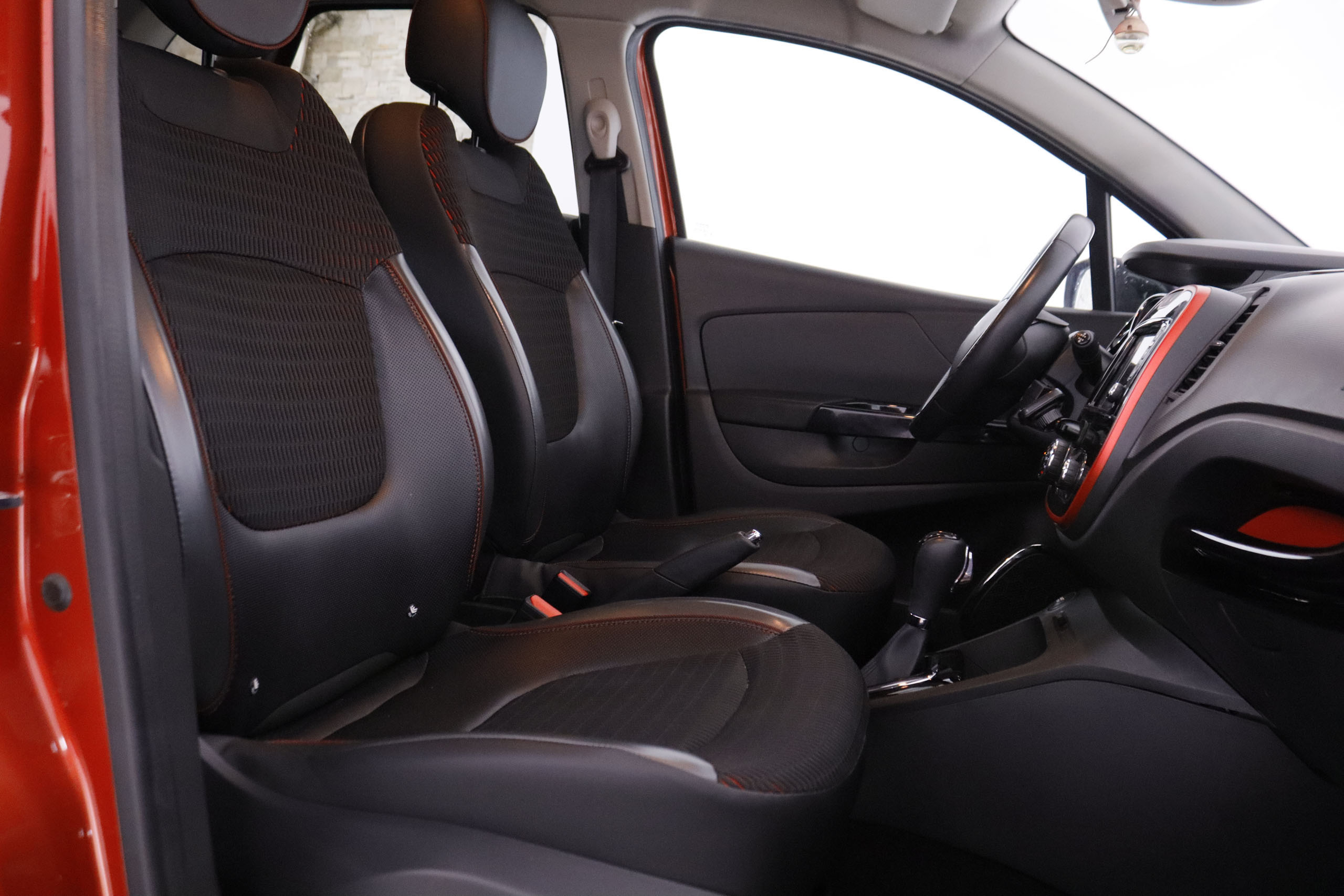 Renault Captur 1.2 TCE HELLY HANSEN foto 25