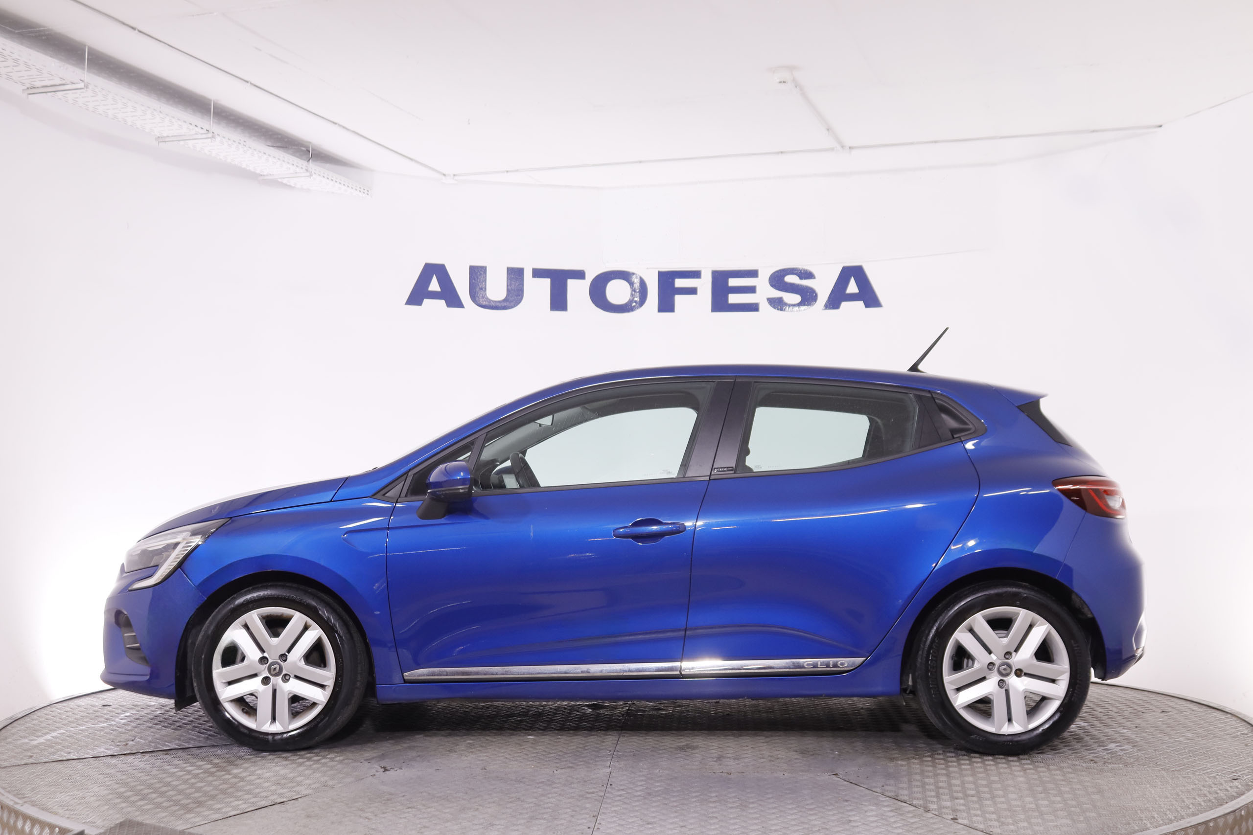 Renault Clio 1.6 E TECH HYBRID BUSSINESS AUTO 140CV 5P # NAVY, BLUETOOTH 1.6 E TECH HYBRID BUSSINESS AUTO 140CV 5P # NAVY, BLUETOOTH foto 9