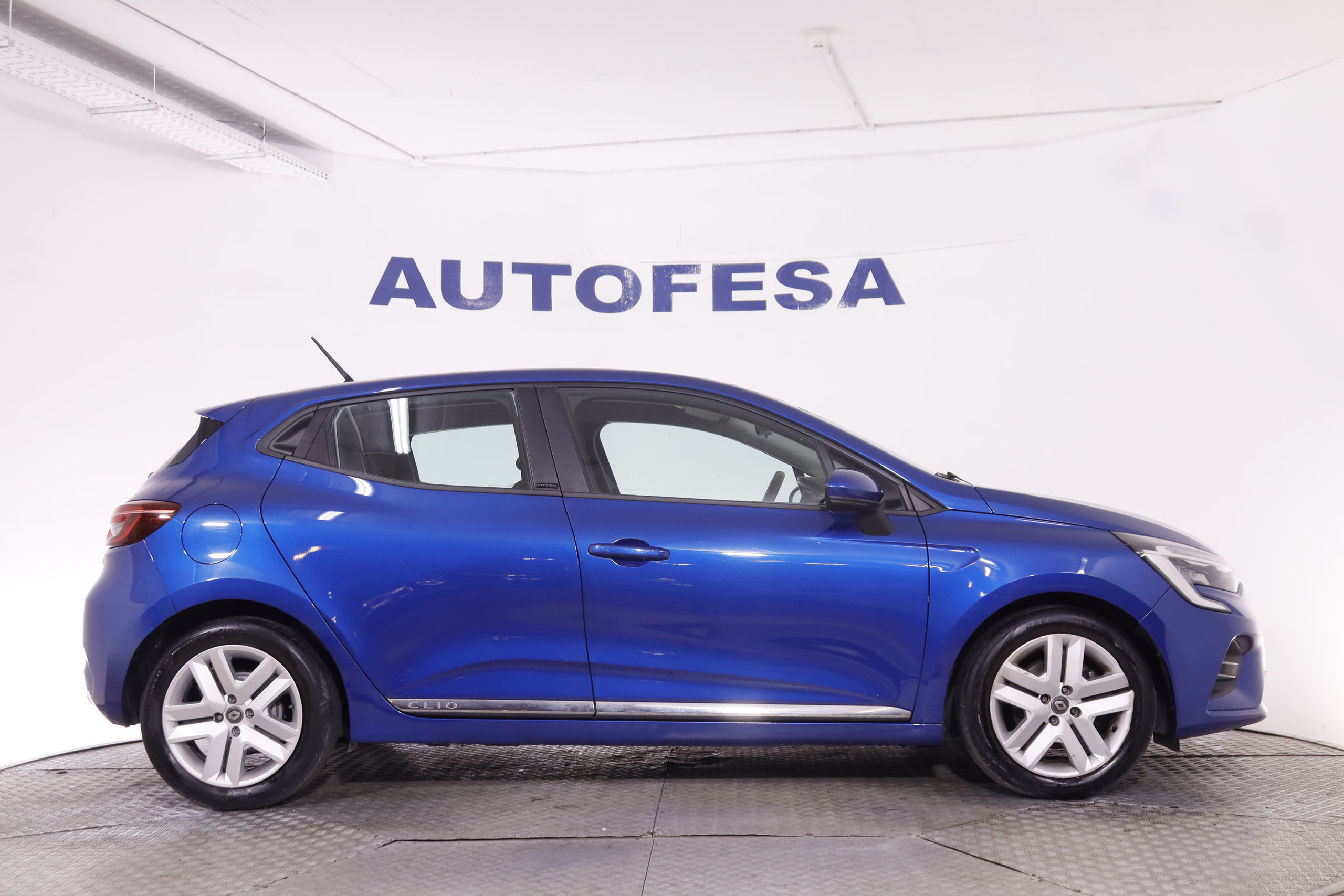 Renault Clio 1.6 E TECH HYBRID BUSSINESS AUTO 140CV 5P # NAVY, BLUETOOTH 1.6 E TECH HYBRID BUSSINESS AUTO 140CV 5P # NAVY, BLUETOOTH foto 13