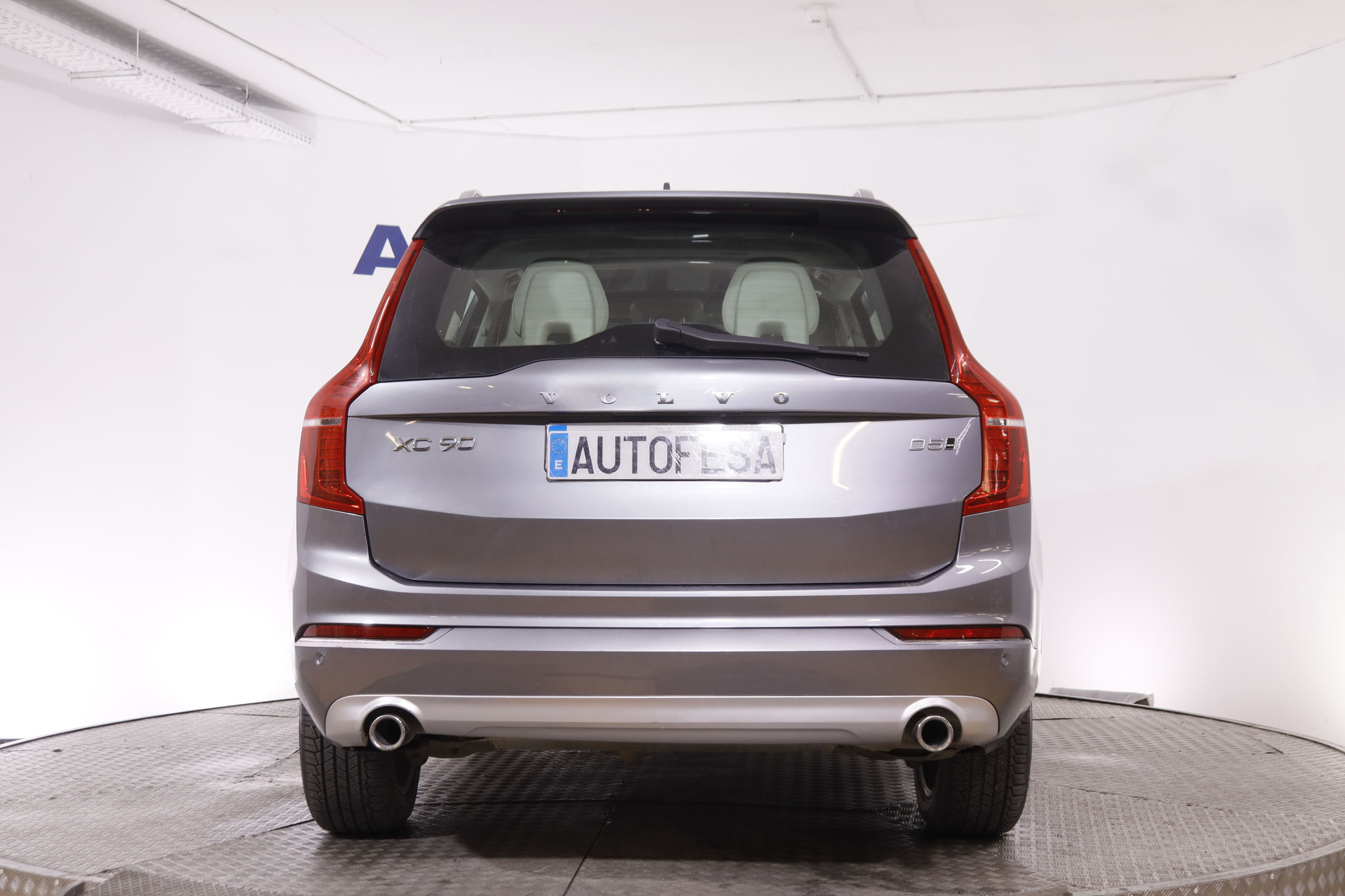 Volvo Xc 90 2.0 D5 AWD MOMENTUM AUTO 225CV 7 PLAZAS 5P # IVA DEDUCIBLE, CUERO, TECHO ELEC PANORAMICO foto 5